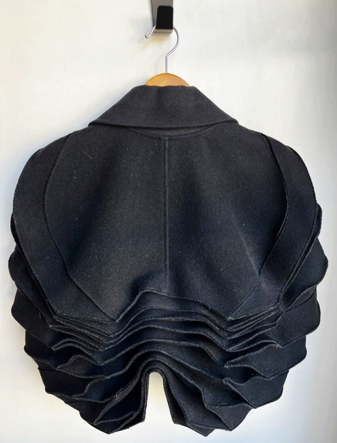 PLEATED WOOL CROPPED JACKET