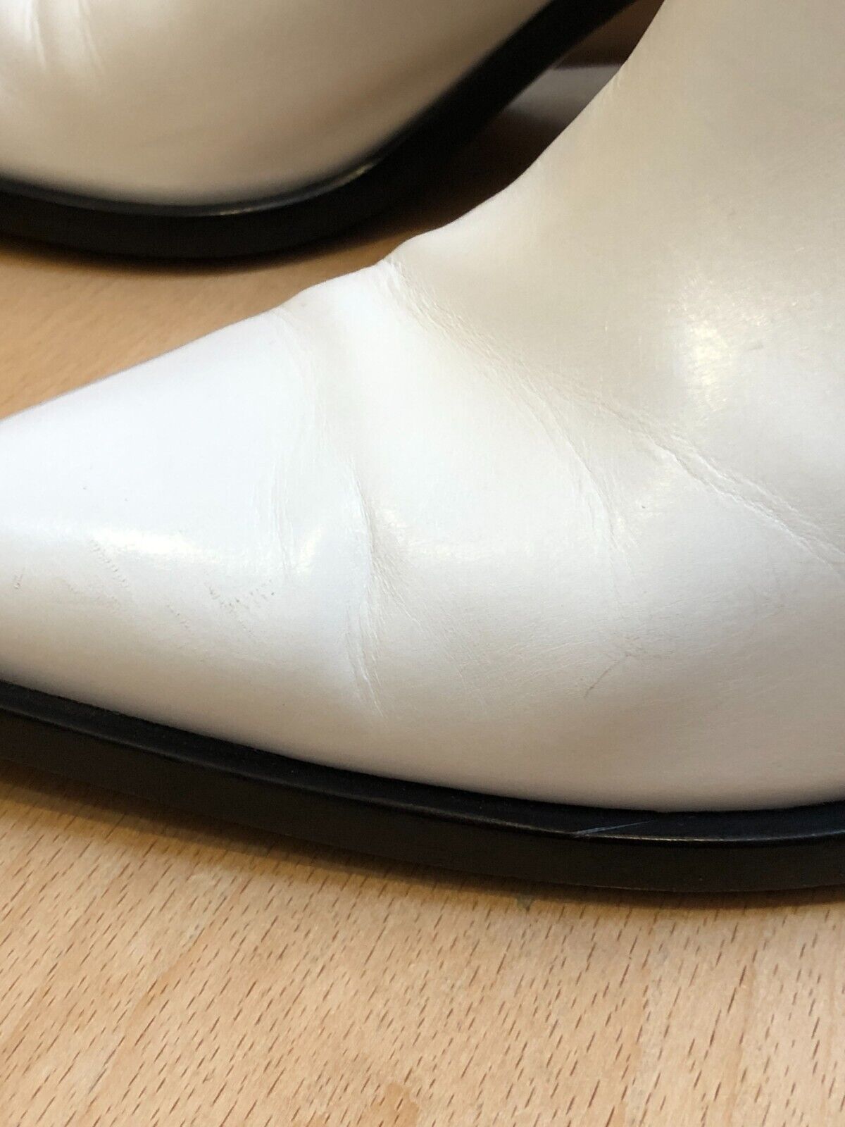 GIANVITO ROSSI Chelsea Romney White Calfskin Leather Pointed Toe Ankle Boot 40