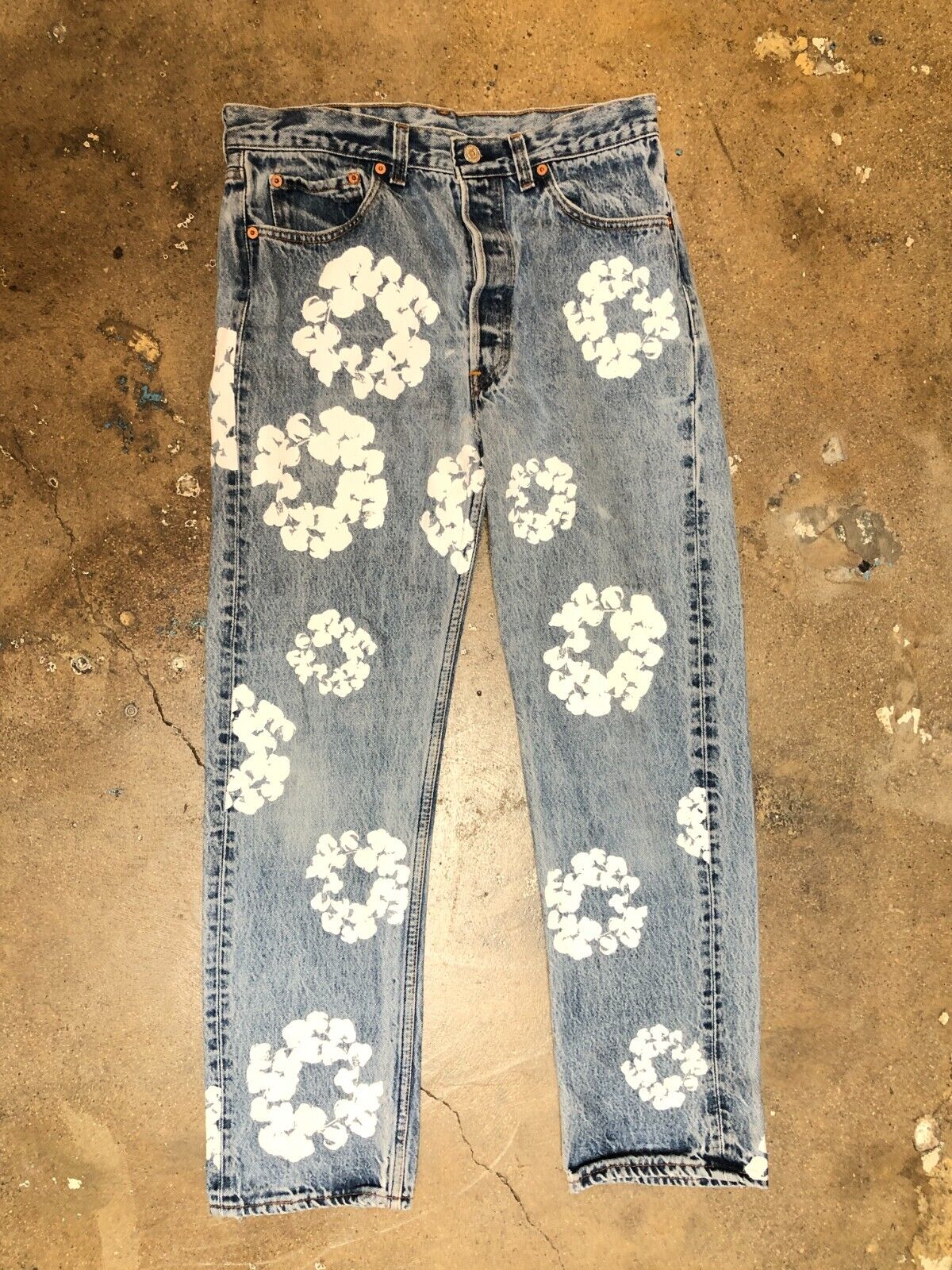 DENIM TEARS X LEVI'S Light Wash White Flower Print Straight Leg Denim Jean 30