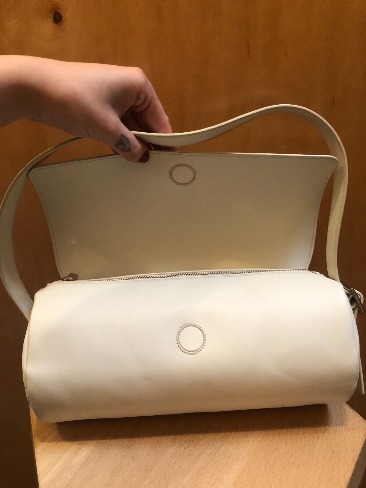 DEVEAUX Raja White Cylinder Round Smooth Leather Baguette Shoulder Bag Purse