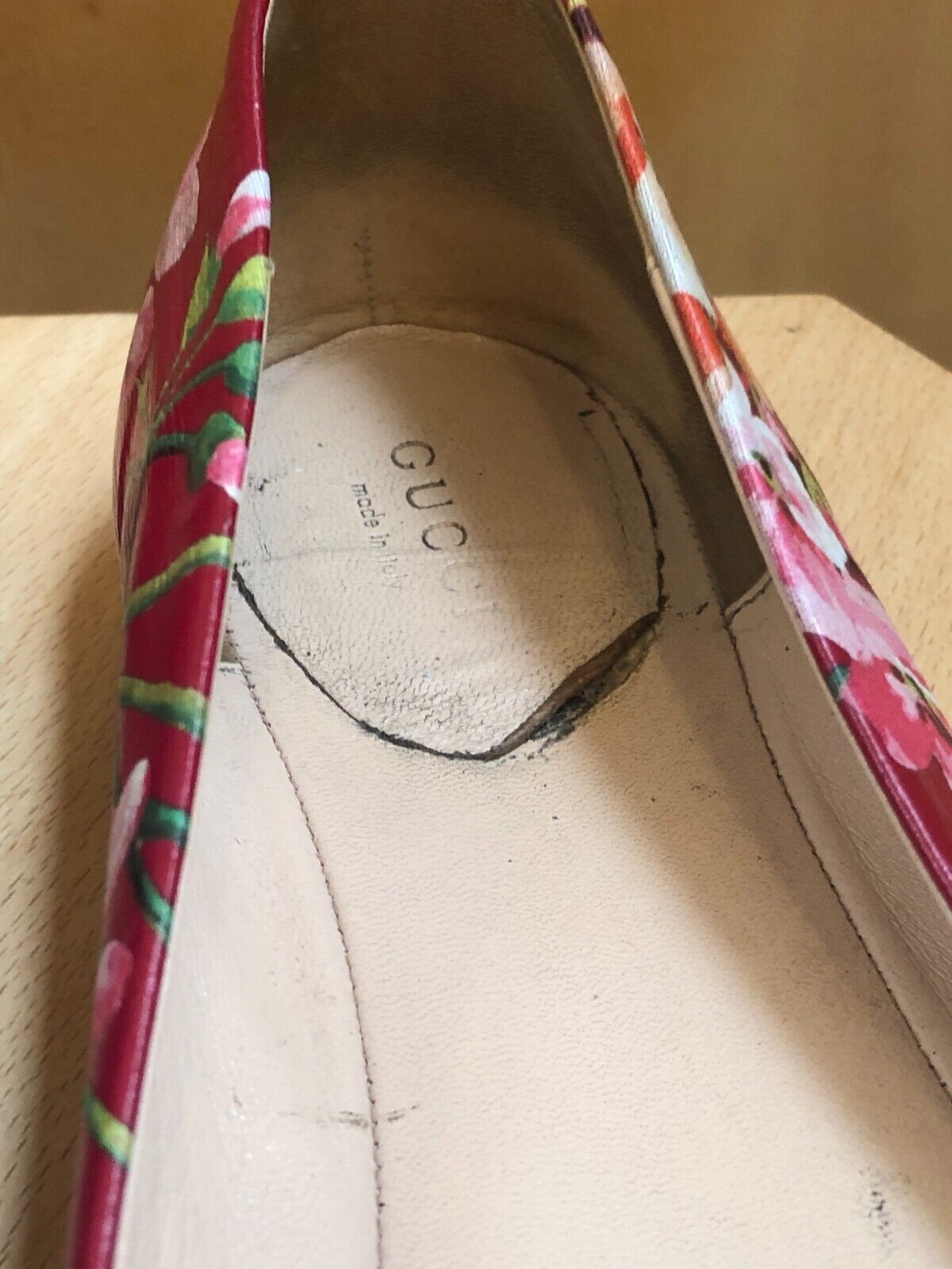 GUCCI Red Floral Bloom Print Shanghai Leather Round Toe Ballet Flat Shoe 40.5