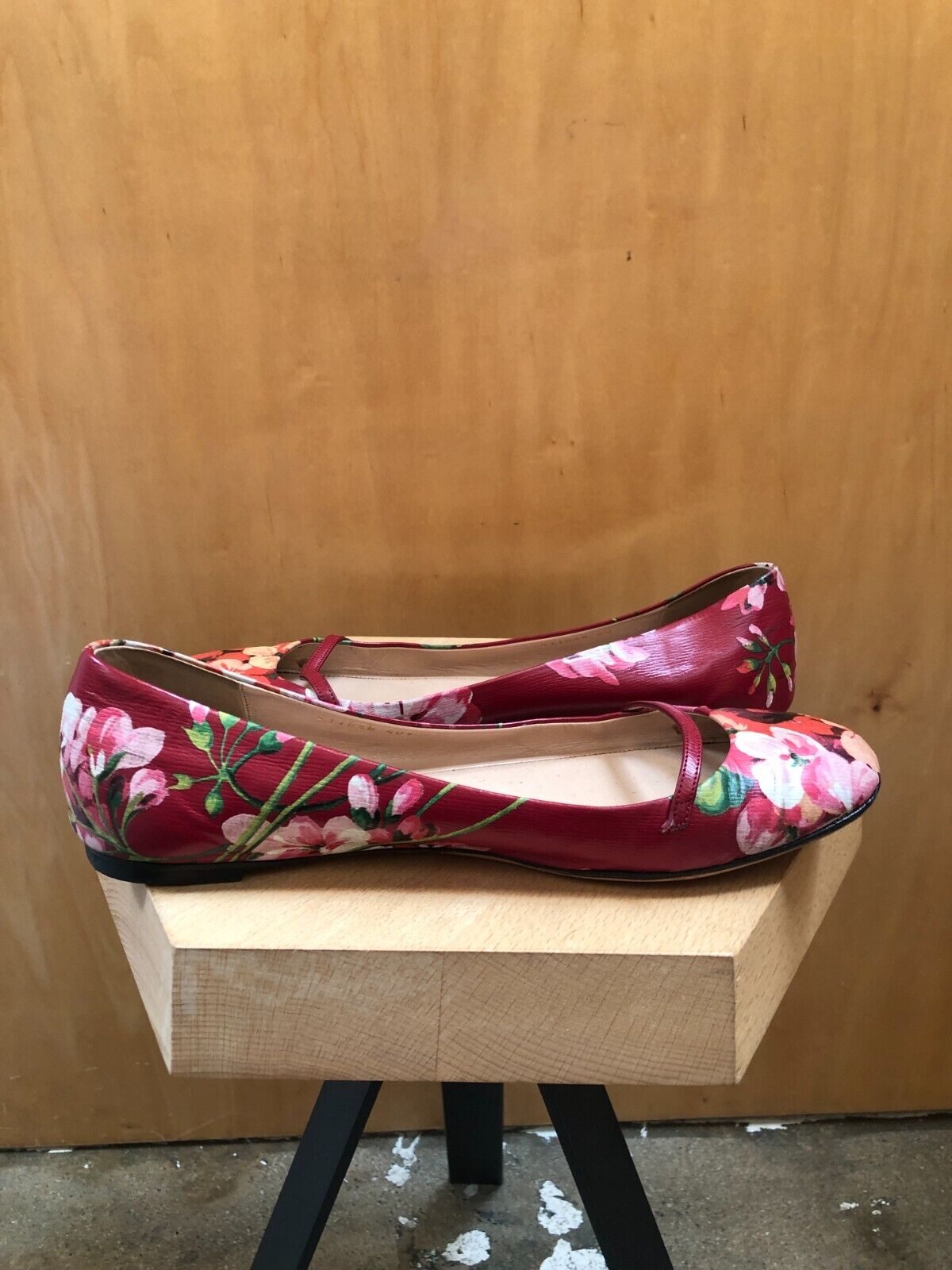 GUCCI Red Floral Bloom Print Shanghai Leather Round Toe Ballet Flat Shoe 40.5