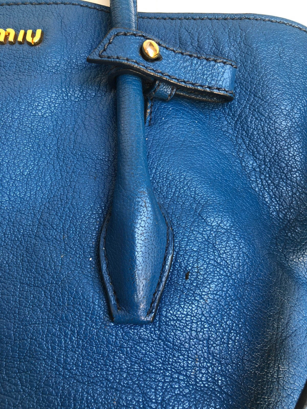 6430899
