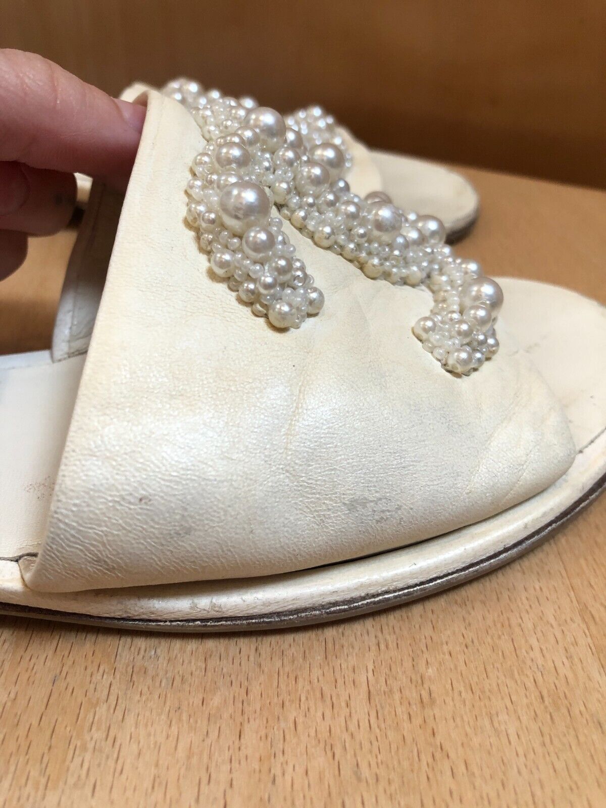 CHANEL 2019 Ivory White Leather Beaded Pearl CC Logo Flat Slide Sandals 38.5