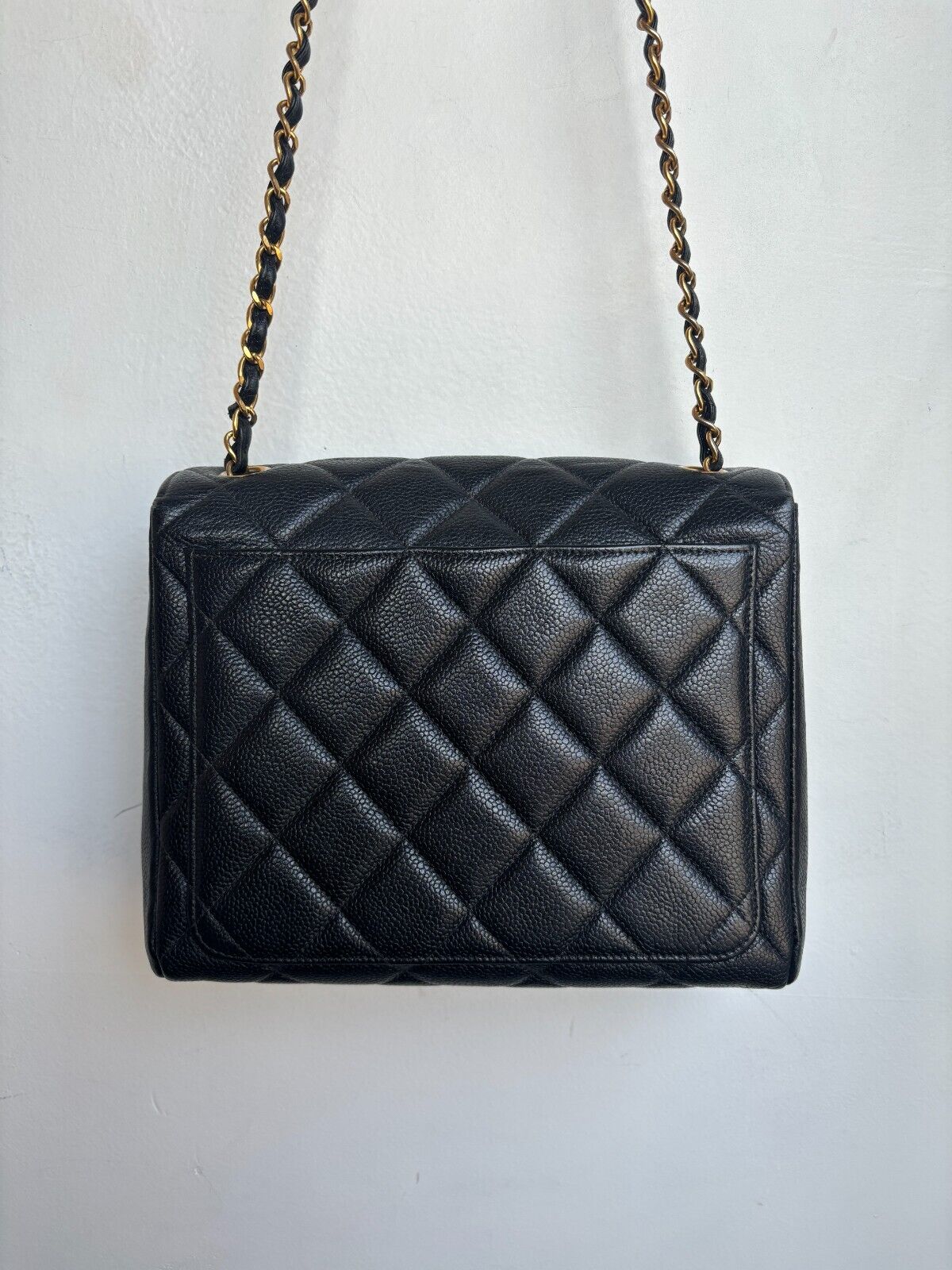 BLACK MEDIUM SQUARE CAVIAR PURSE