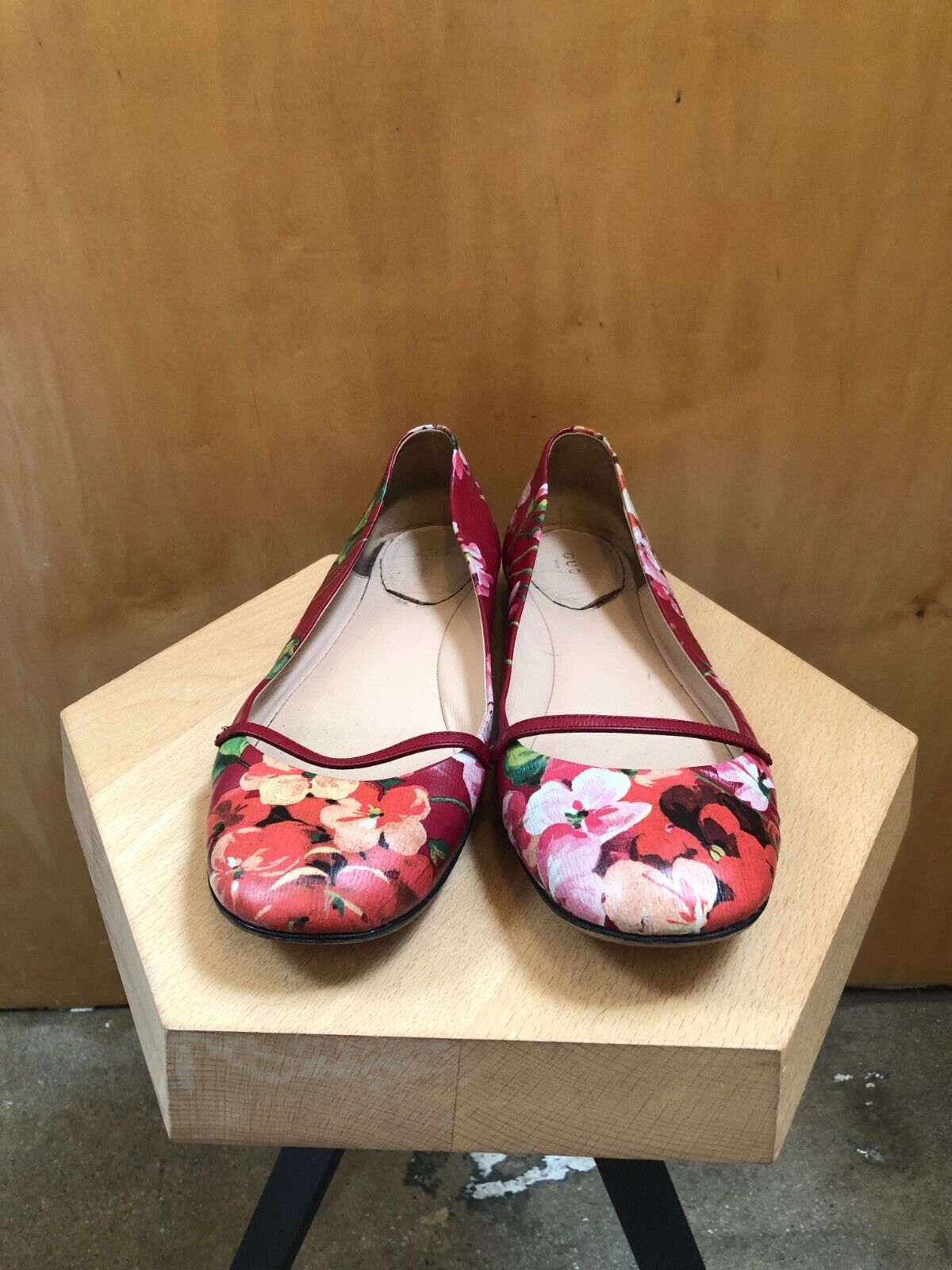 GUCCI Red Floral Bloom Print Shanghai Leather Round Toe Ballet Flat Shoe 40.5