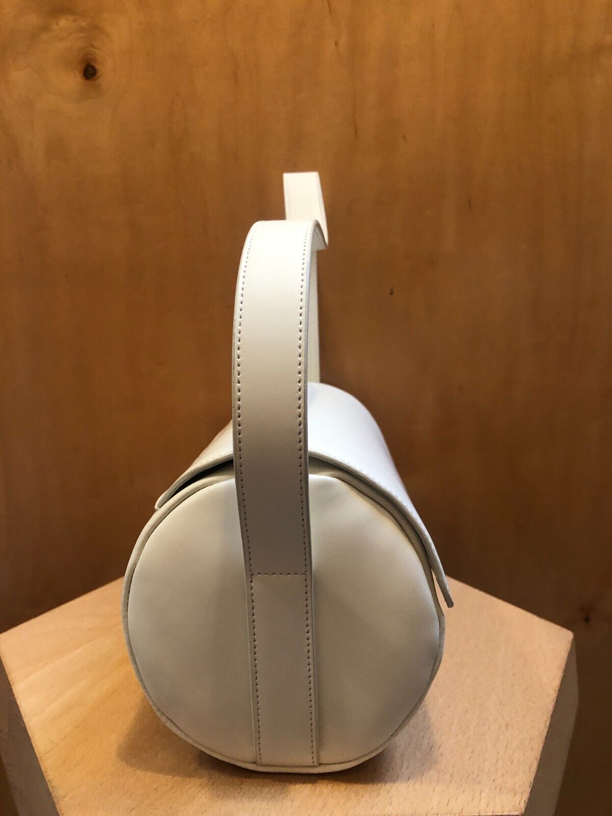 DEVEAUX Raja White Cylinder Round Smooth Leather Baguette Shoulder Bag Purse