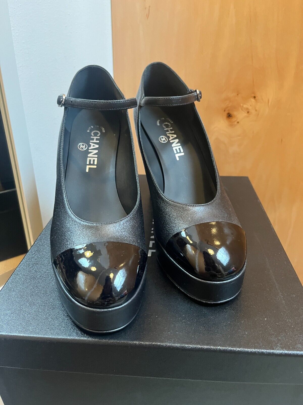 CHANEL NWB '23 Black Leather Patent CC Cap Toe Platform Pump Heel Mary Jane 38.5