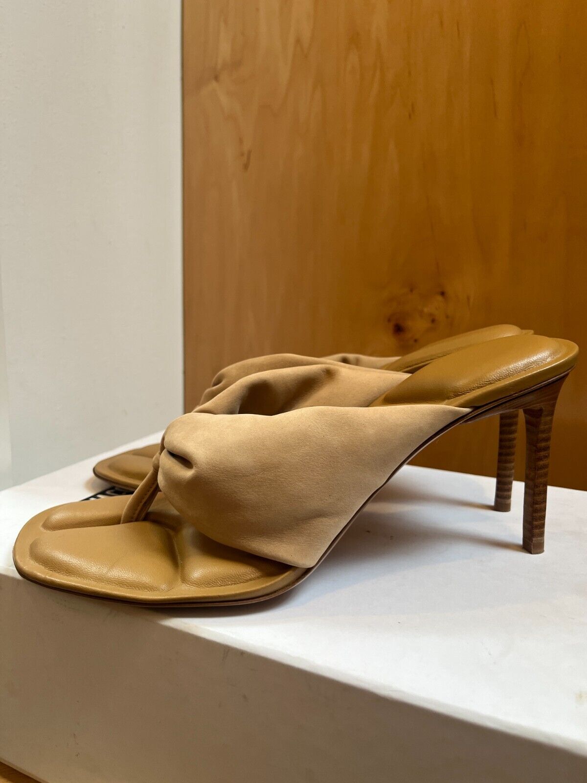 JACQUEMUS Les Sandales Nocio Nude Suede Leather Thong Mule Sandal Heel 41