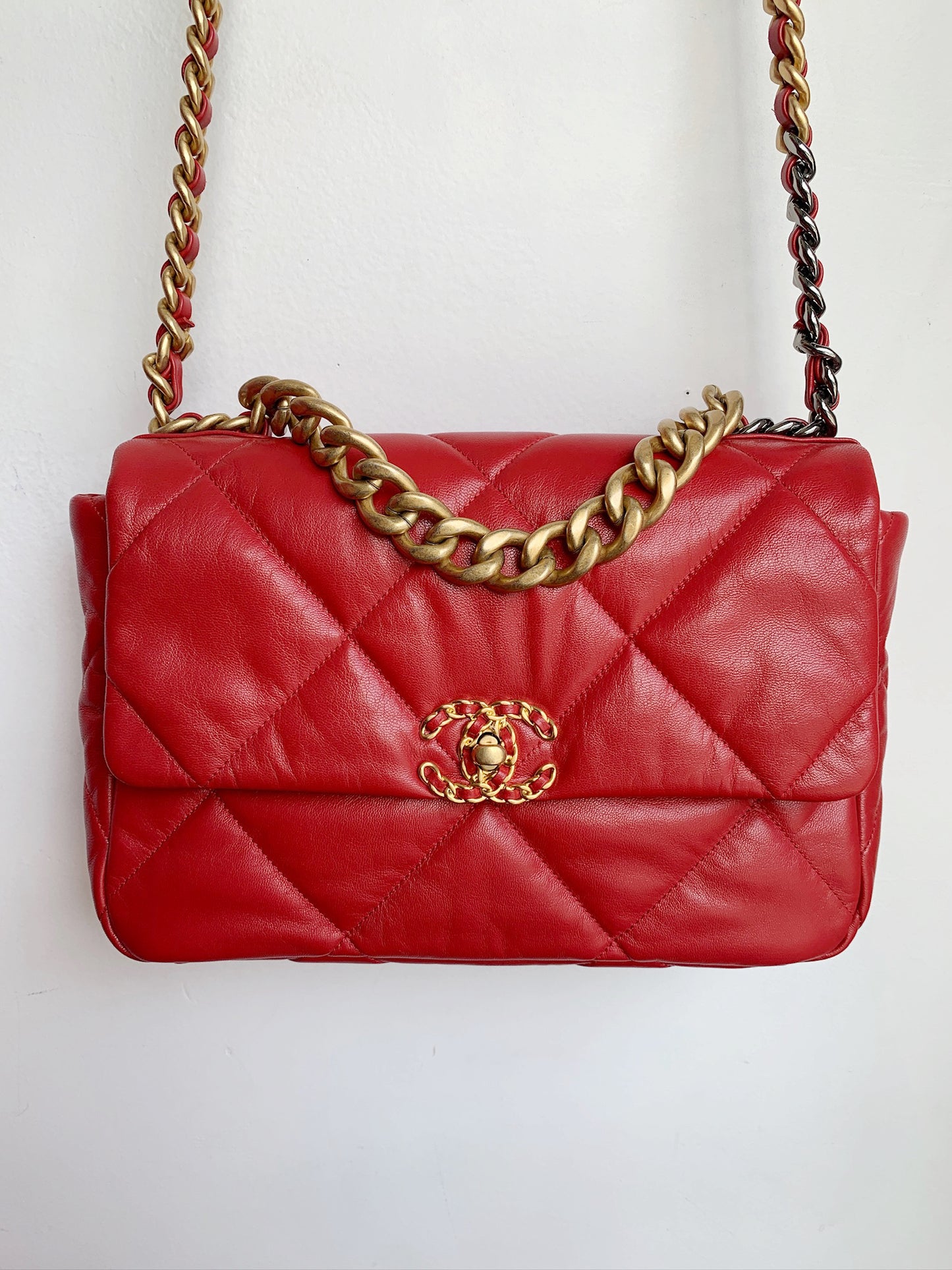 CHANEL 19 CORAL FLAP BAG W/ TAGS