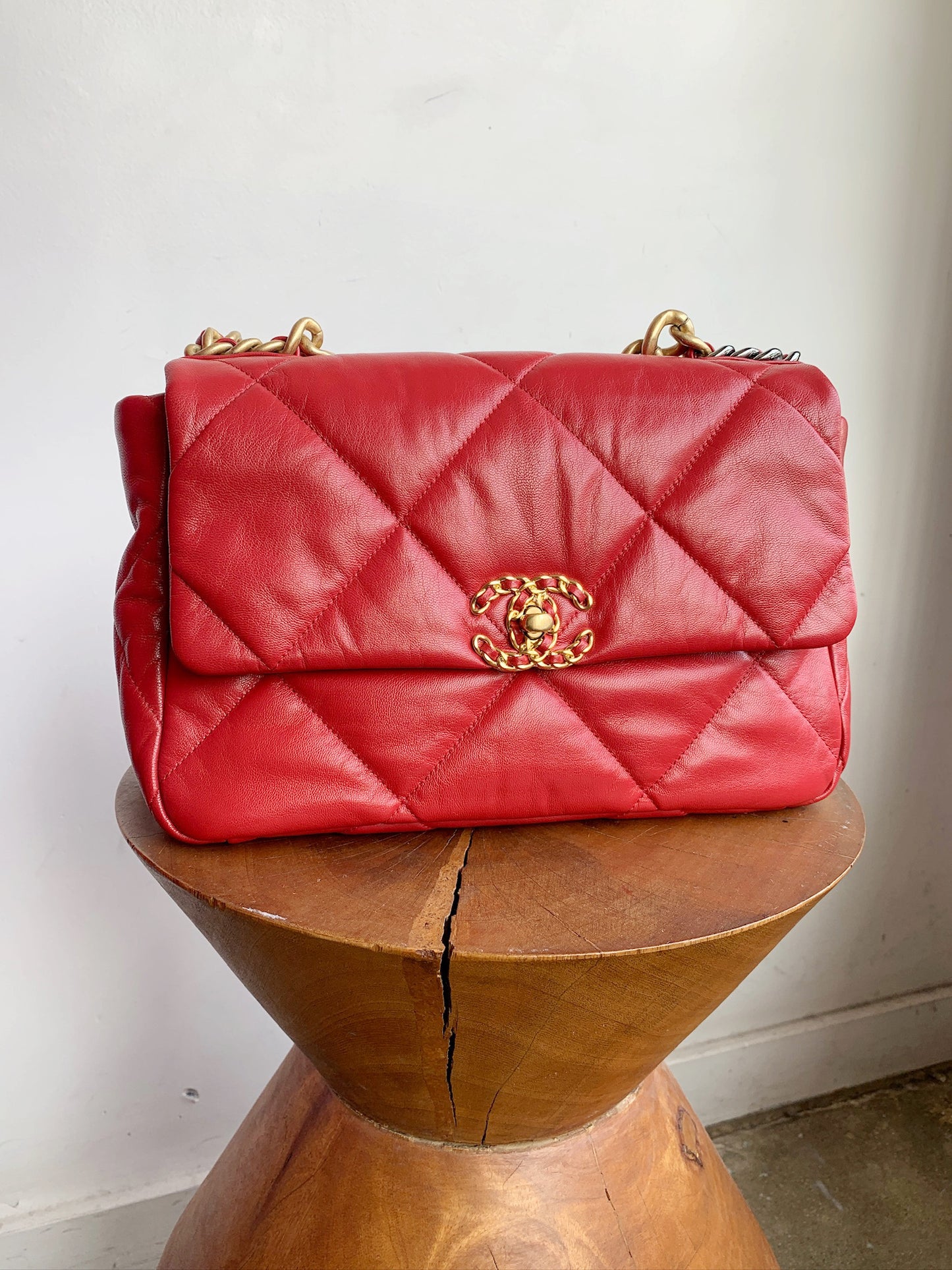 CHANEL 19 CORAL FLAP BAG W/ TAGS