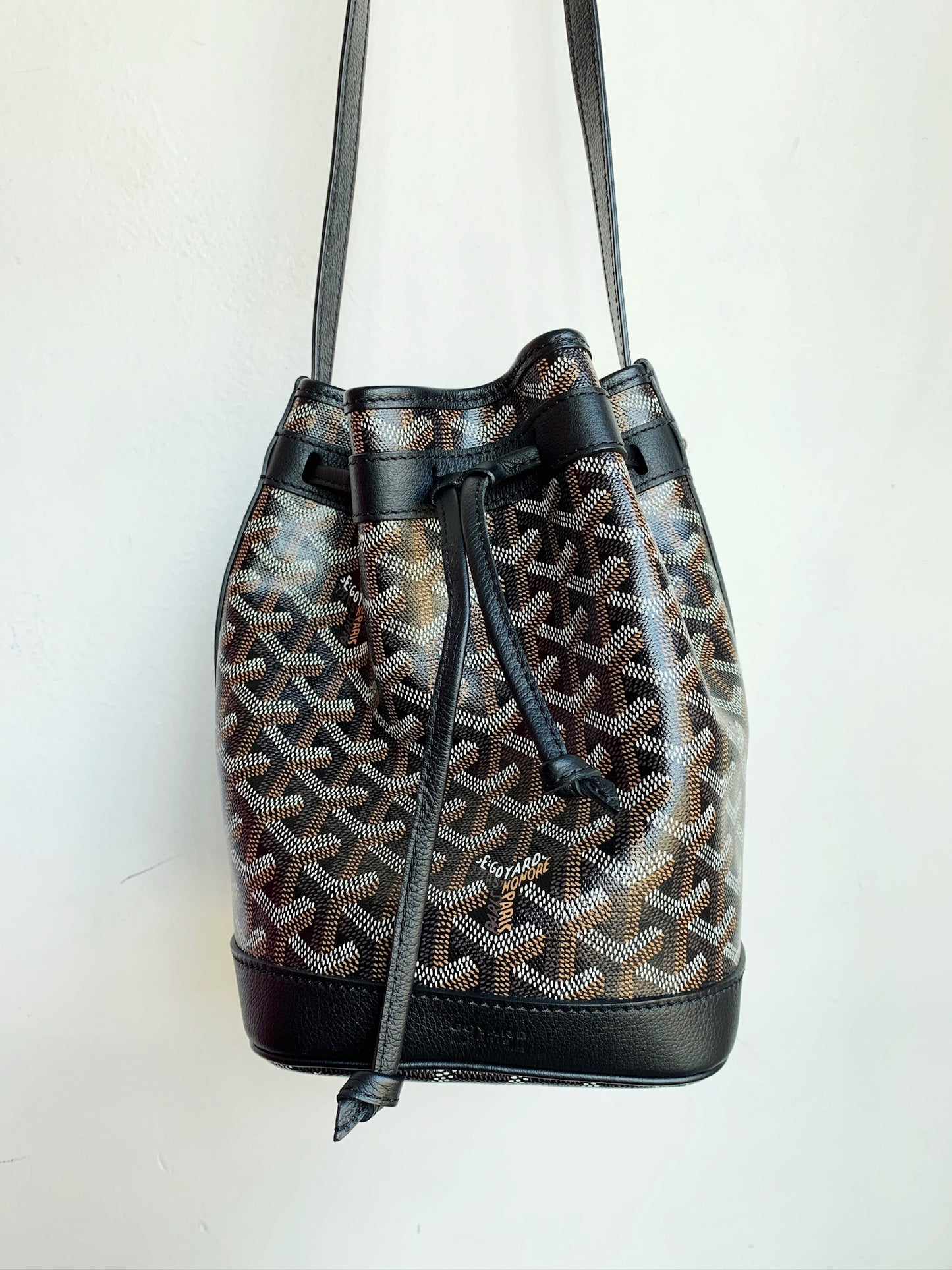 PETIT FLOT MONOGRAM BUCKET BAG