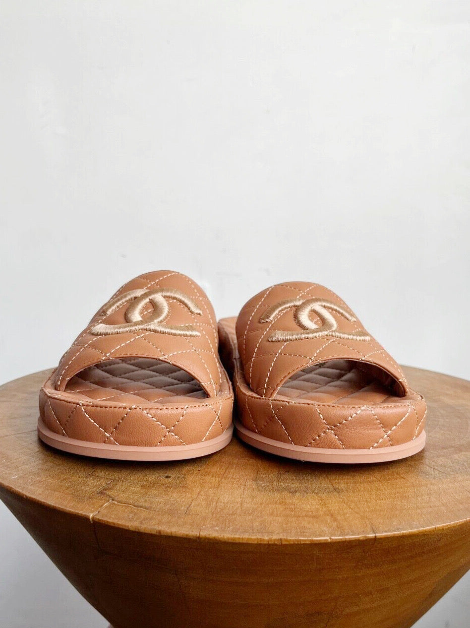 2021 TAN QUILTED CC PLATFORM SANDAL