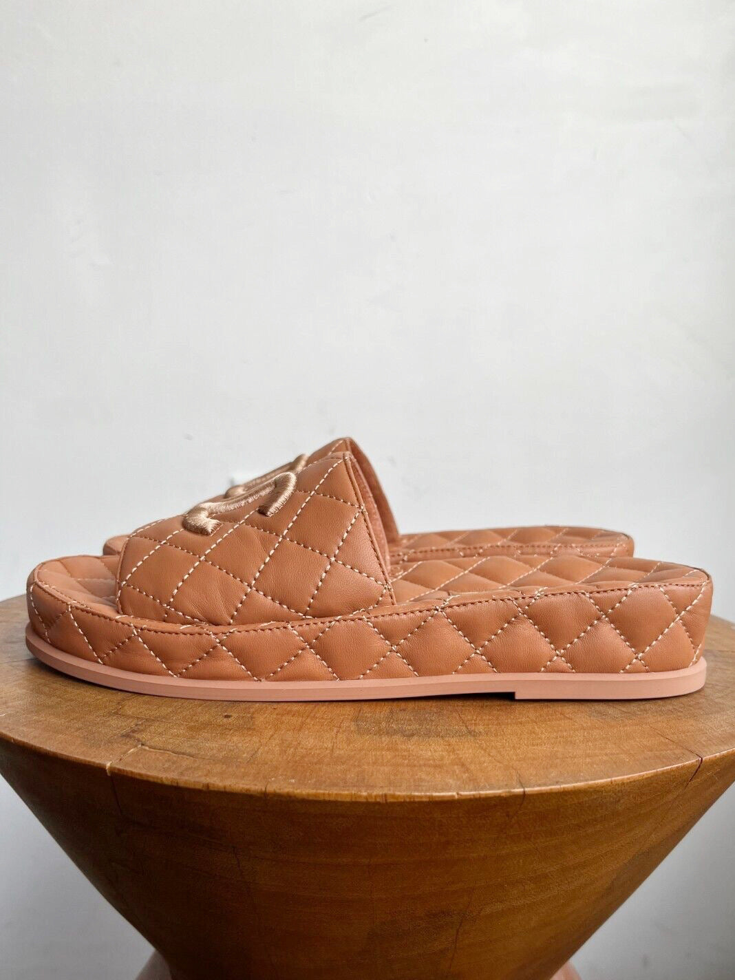 2021 TAN QUILTED CC PLATFORM SANDAL