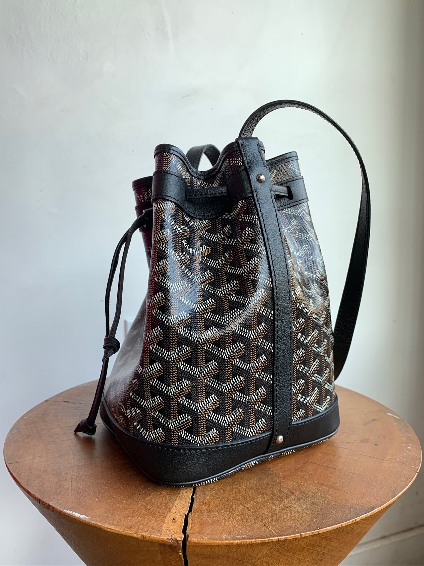 PETIT FLOT MONOGRAM BUCKET BAG