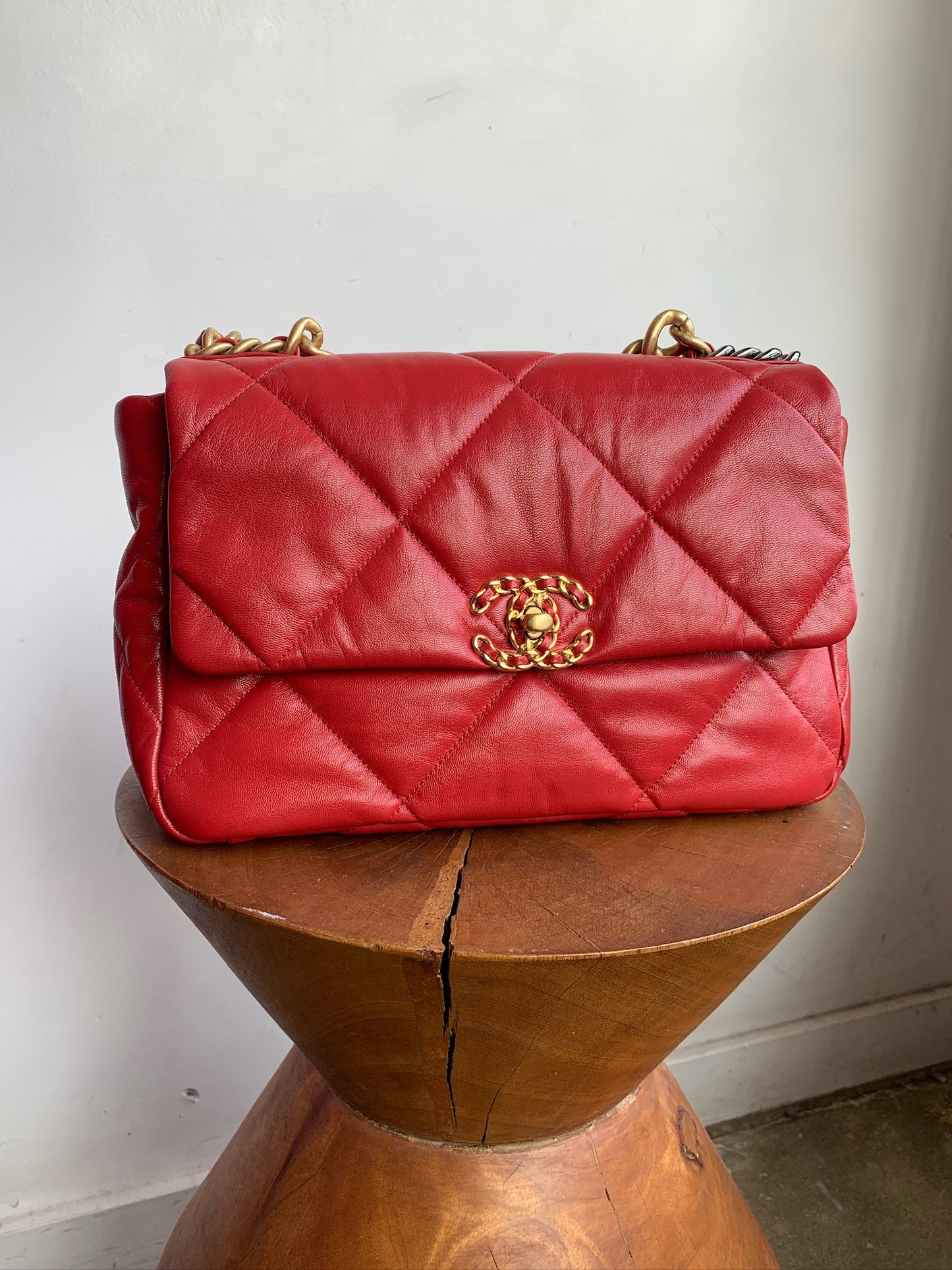 CHANEL 19 CORAL FLAP BAG W/ TAGS