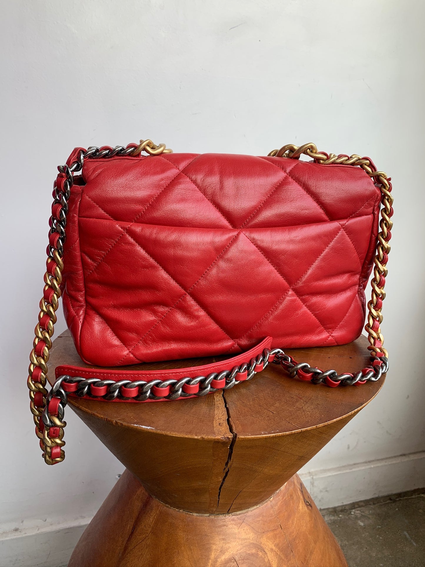 CHANEL 19 CORAL FLAP BAG W/ TAGS