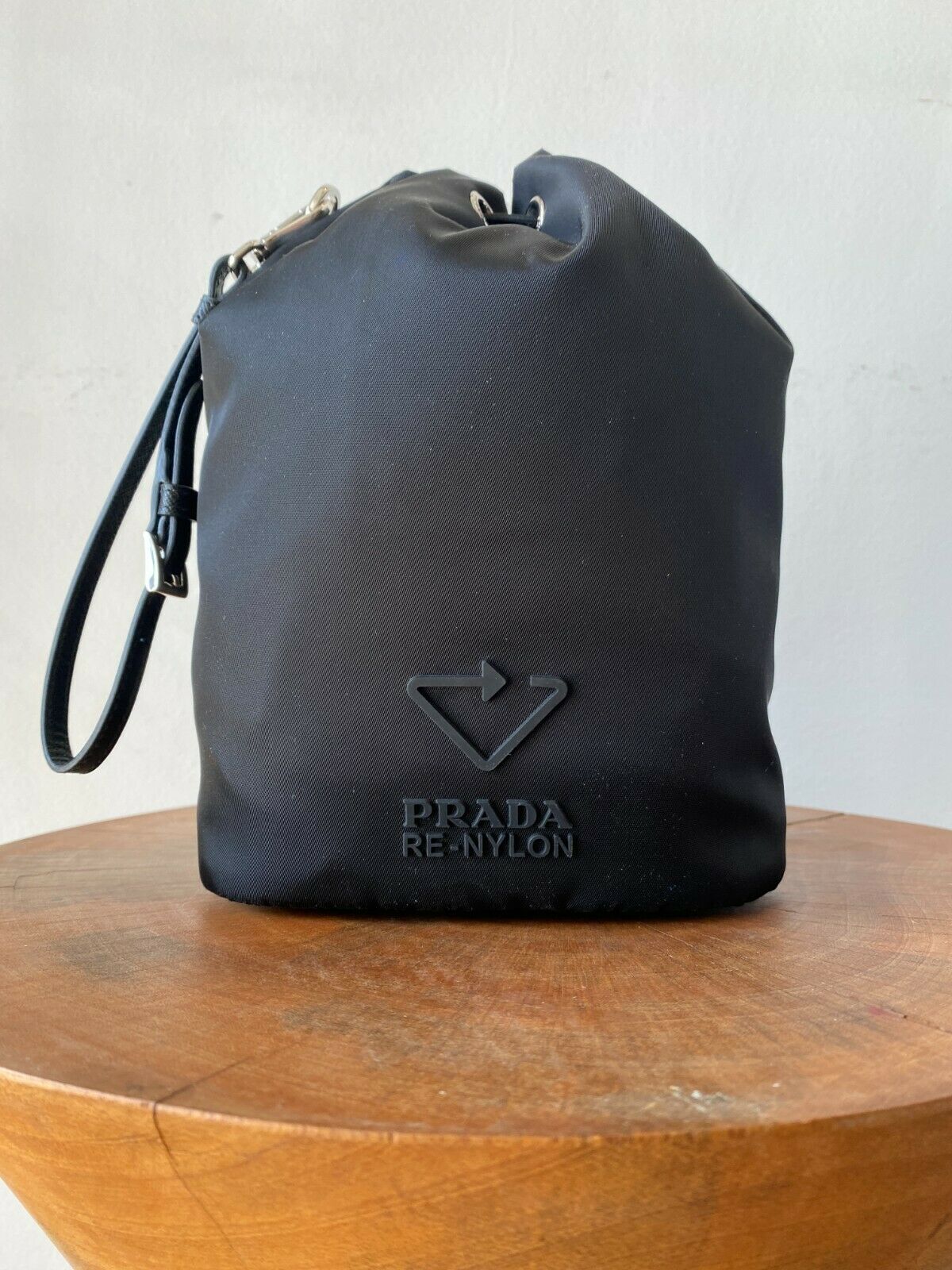 RE-NYLON CONTENITORE MANIGLIA BAG W/ TAGS