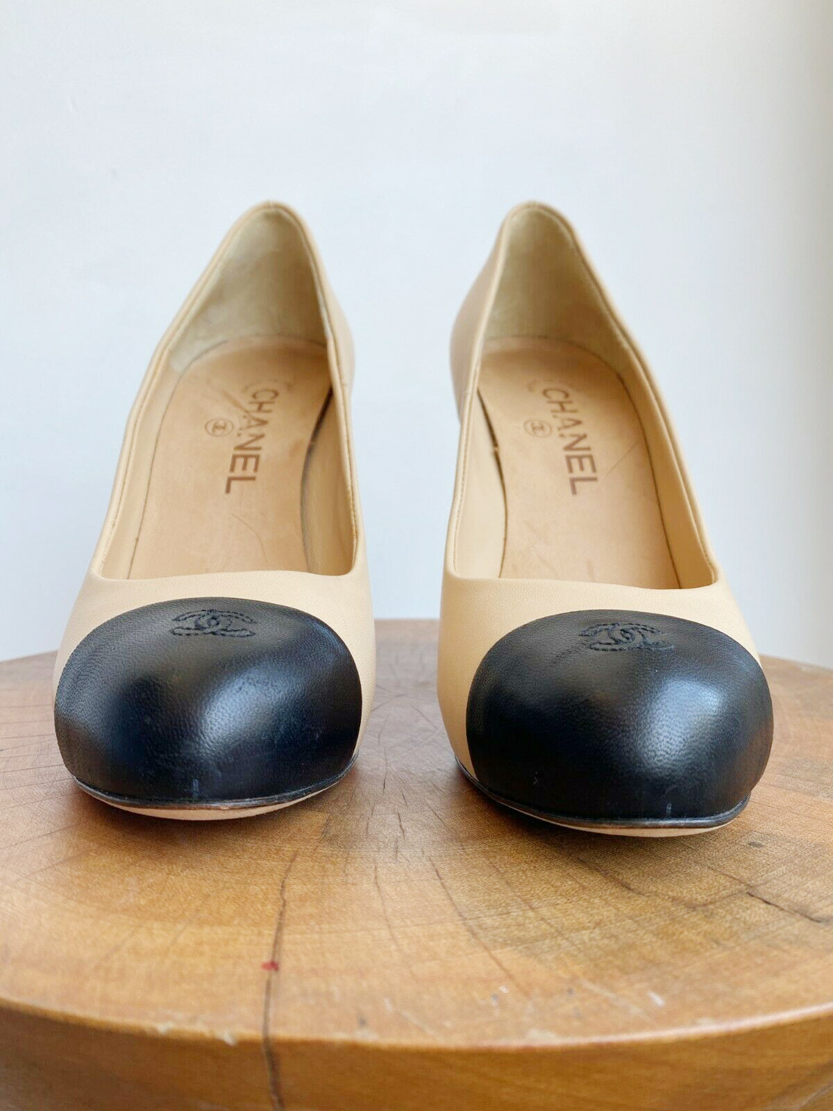 BEIGE CAP TOE PUMP