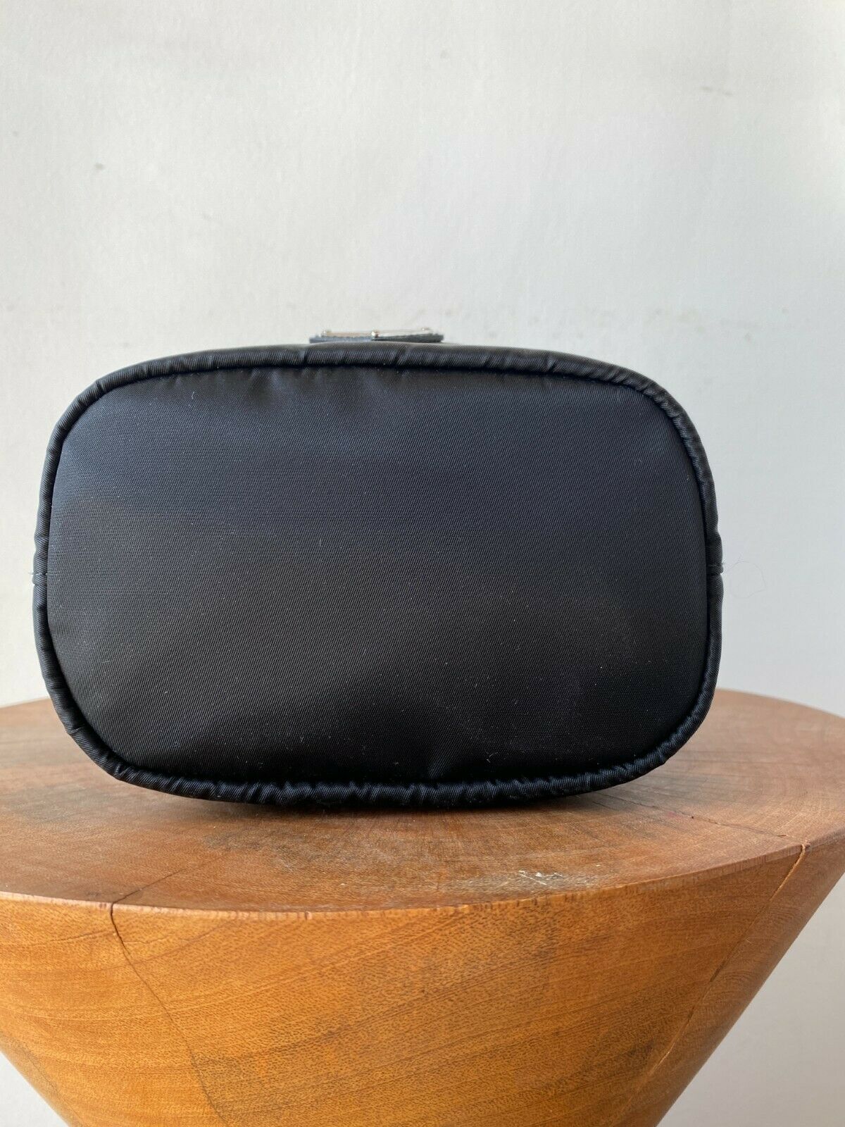 RE-NYLON CONTENITORE MANIGLIA BAG W/ TAGS