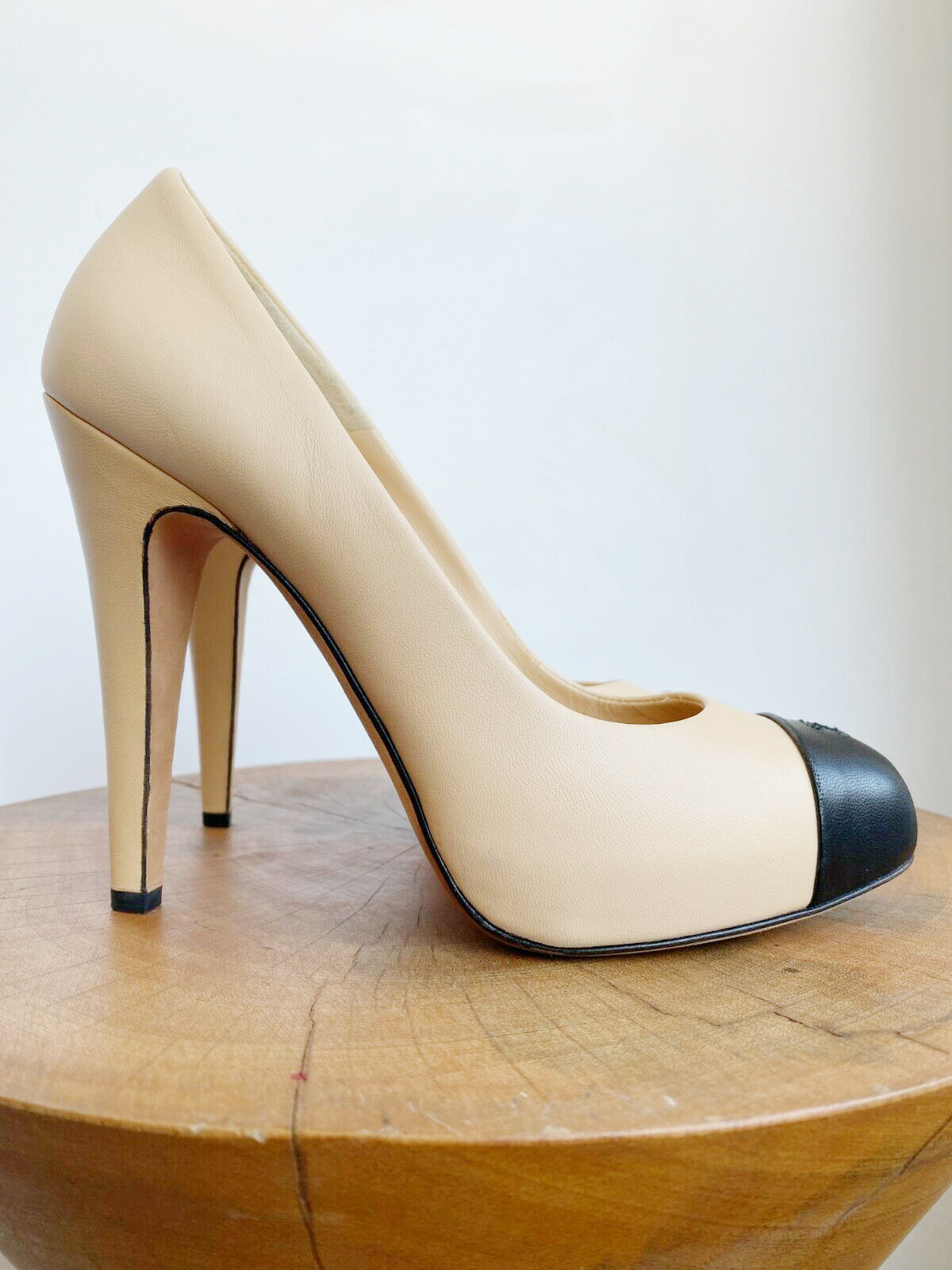 BEIGE CAP TOE PUMP