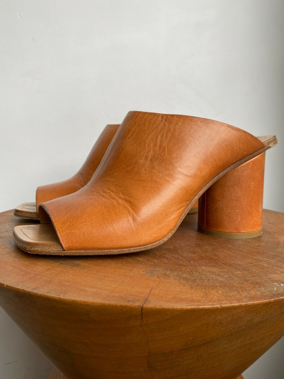 CAMEL TABI HEEL