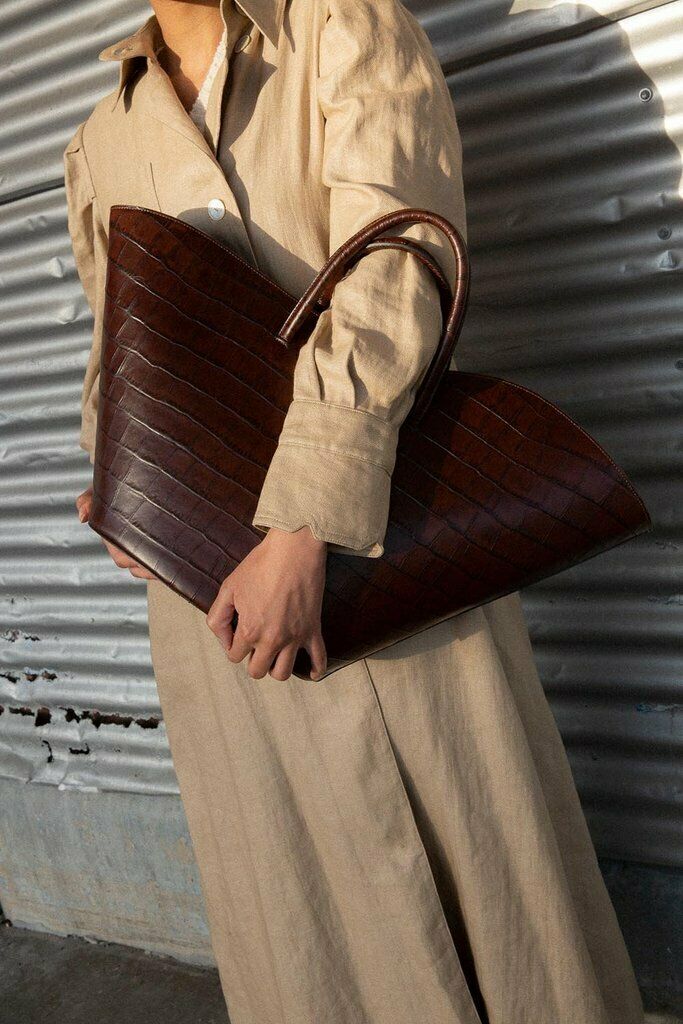 EMBOSSED TULIP BAG
