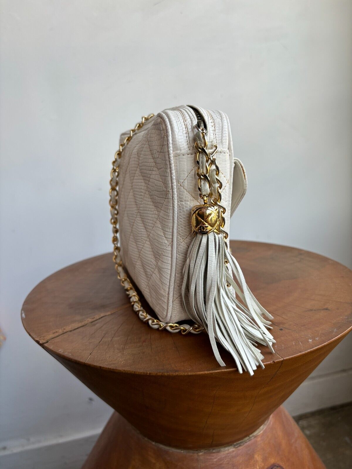 CHANEL Vintage White Camera Pocket Pebbled Leather Quilted Shoulder Bag Purse