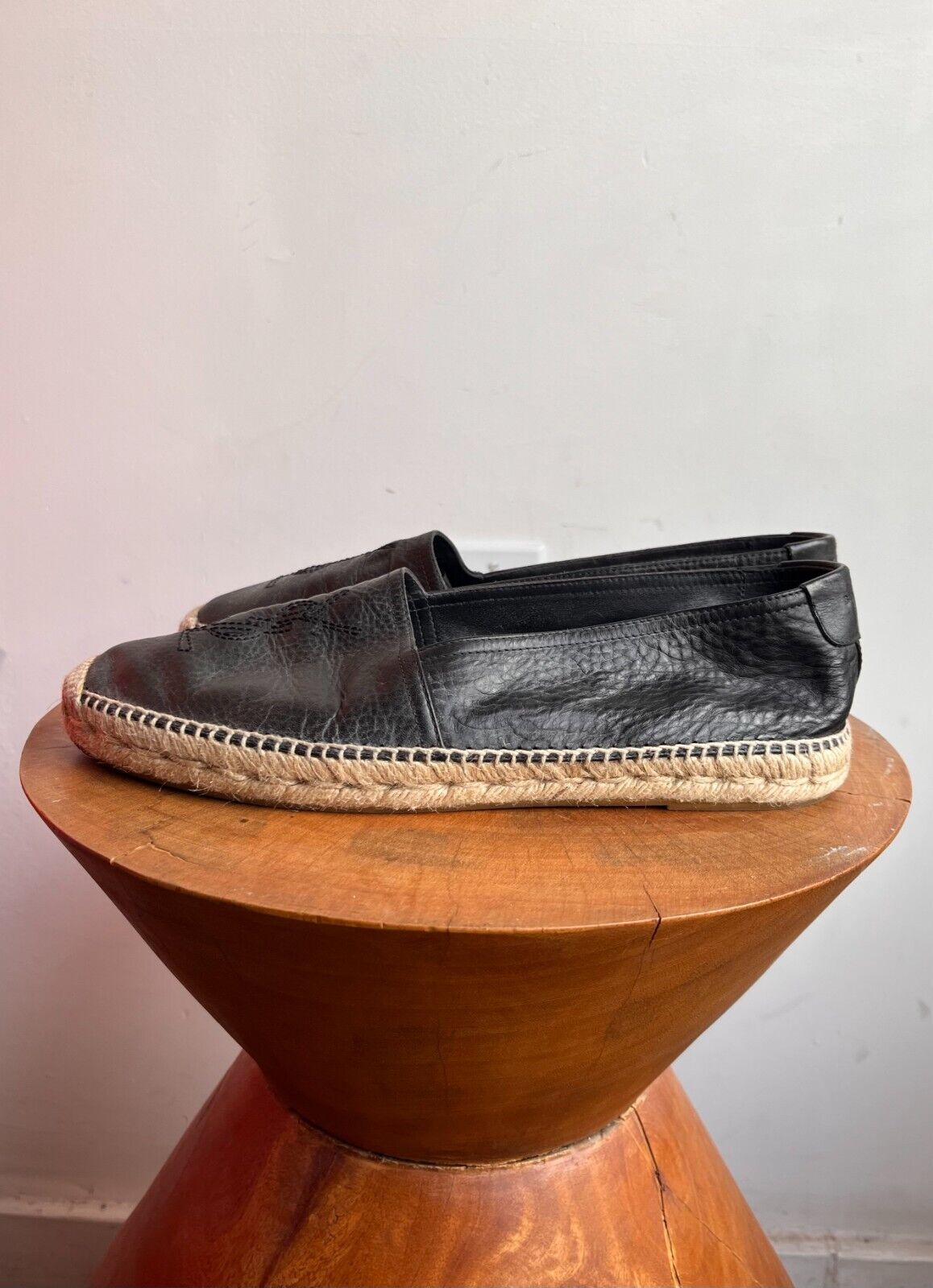 SAINT LAURENT YSL Men's Black Pebbled Leather Raffia Strap Espadrille Flats 42.5