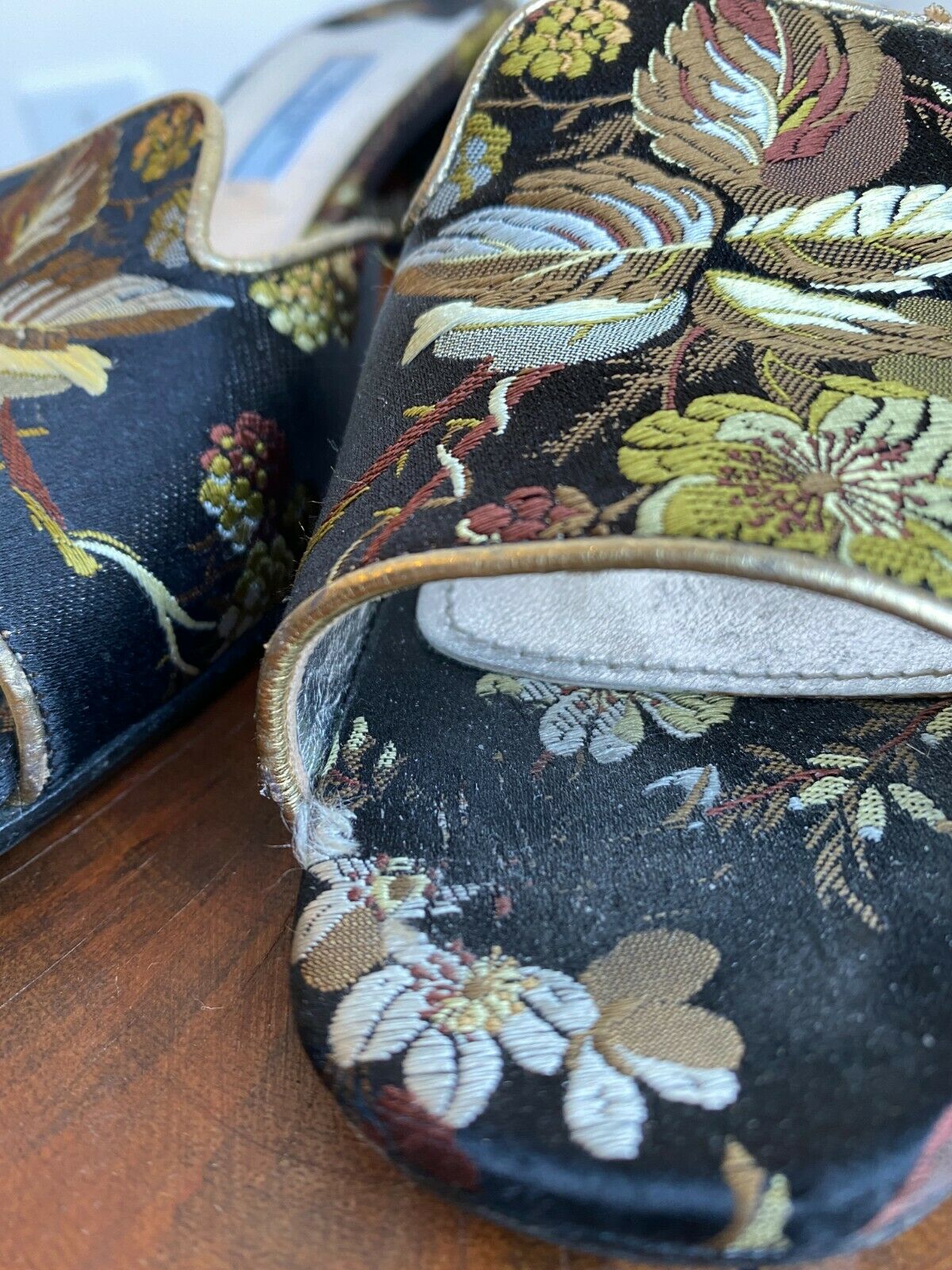 SATIN EMBROIDERED SLIDES