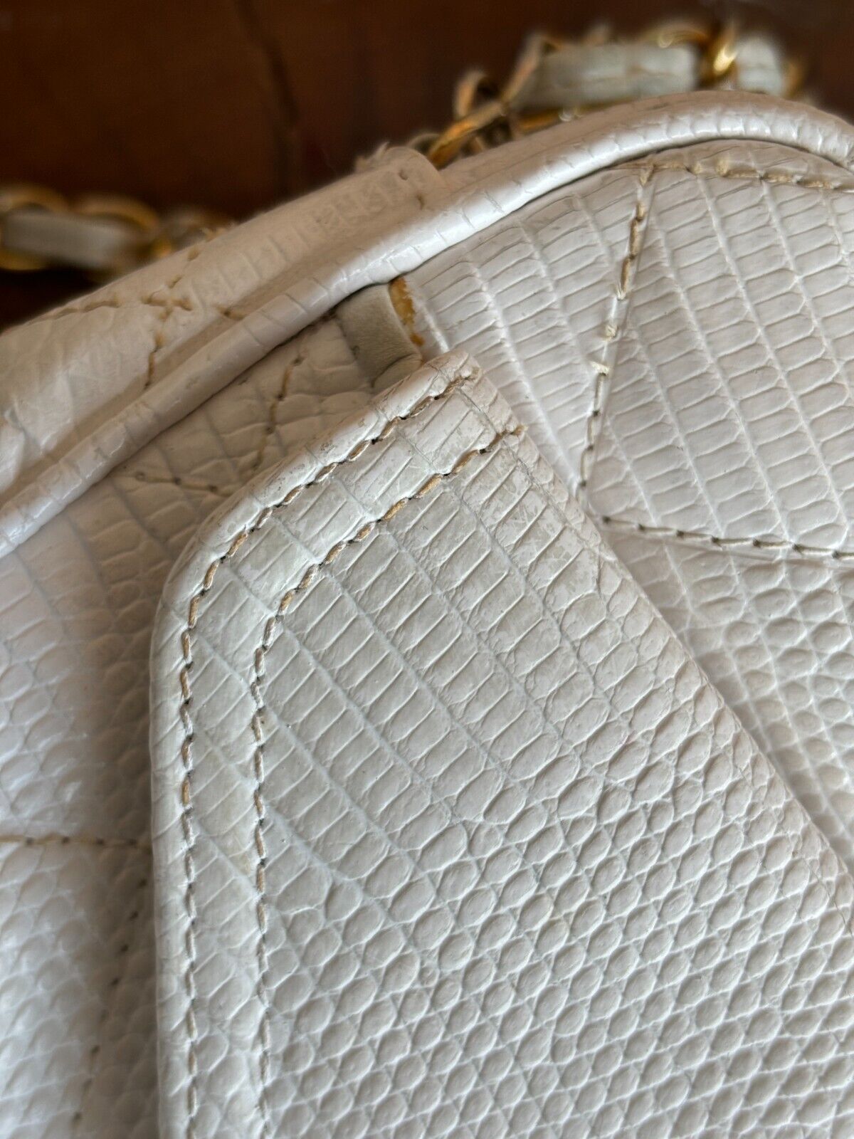 CHANEL Vintage White Camera Pocket Pebbled Leather Quilted Shoulder Bag Purse