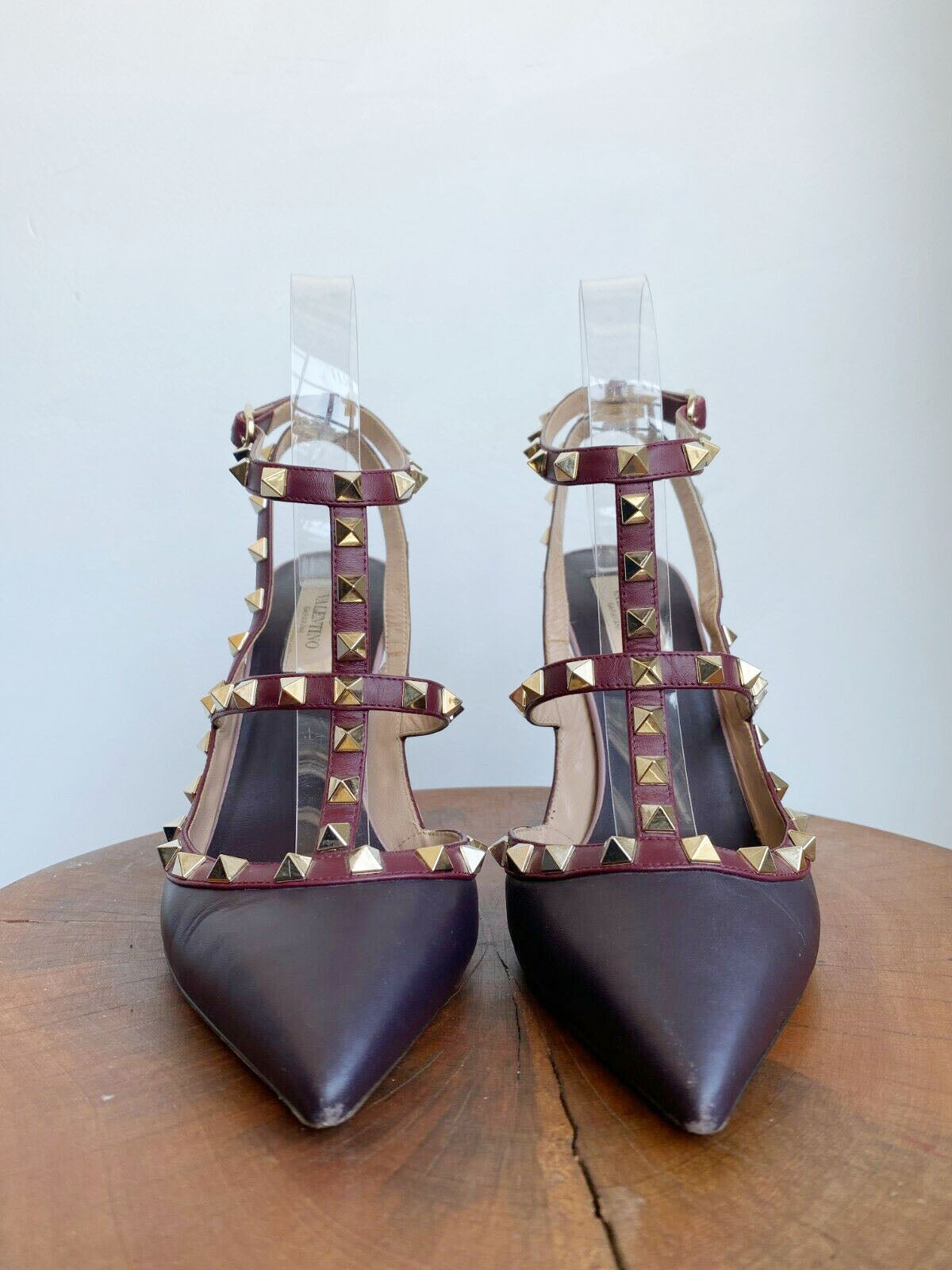 ROCKSTUD BURGUNDY ANKLE HEELS