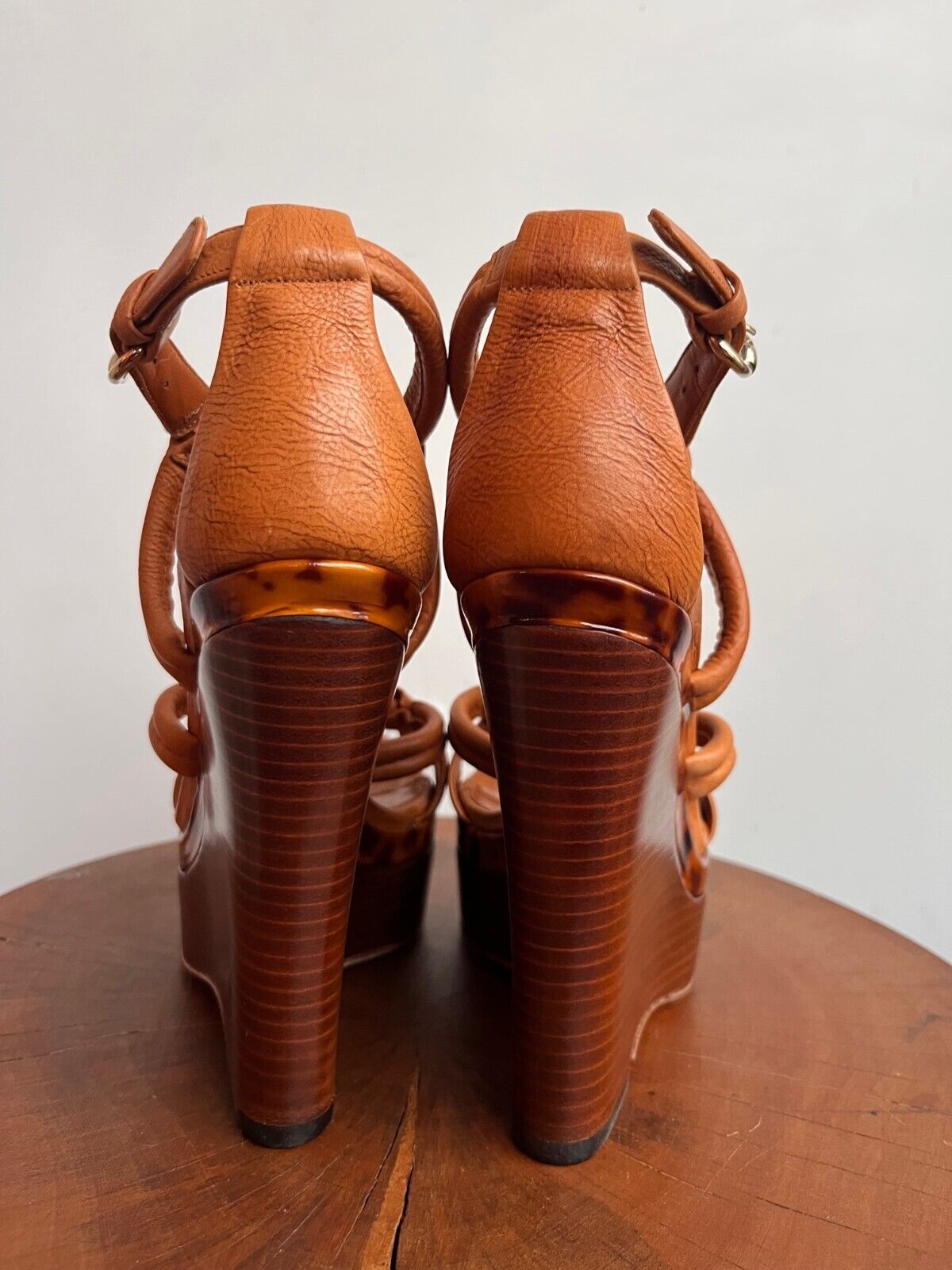 GUCCI Brown Camel Leather Kotao Knot Strappy Tortoiseshell Sandal Wedge Heel 37