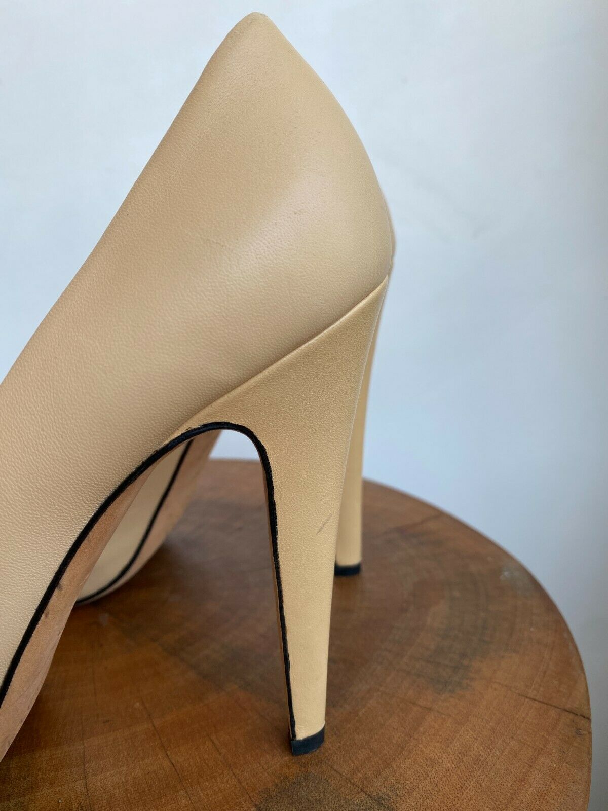 BEIGE CAP TOE PUMP