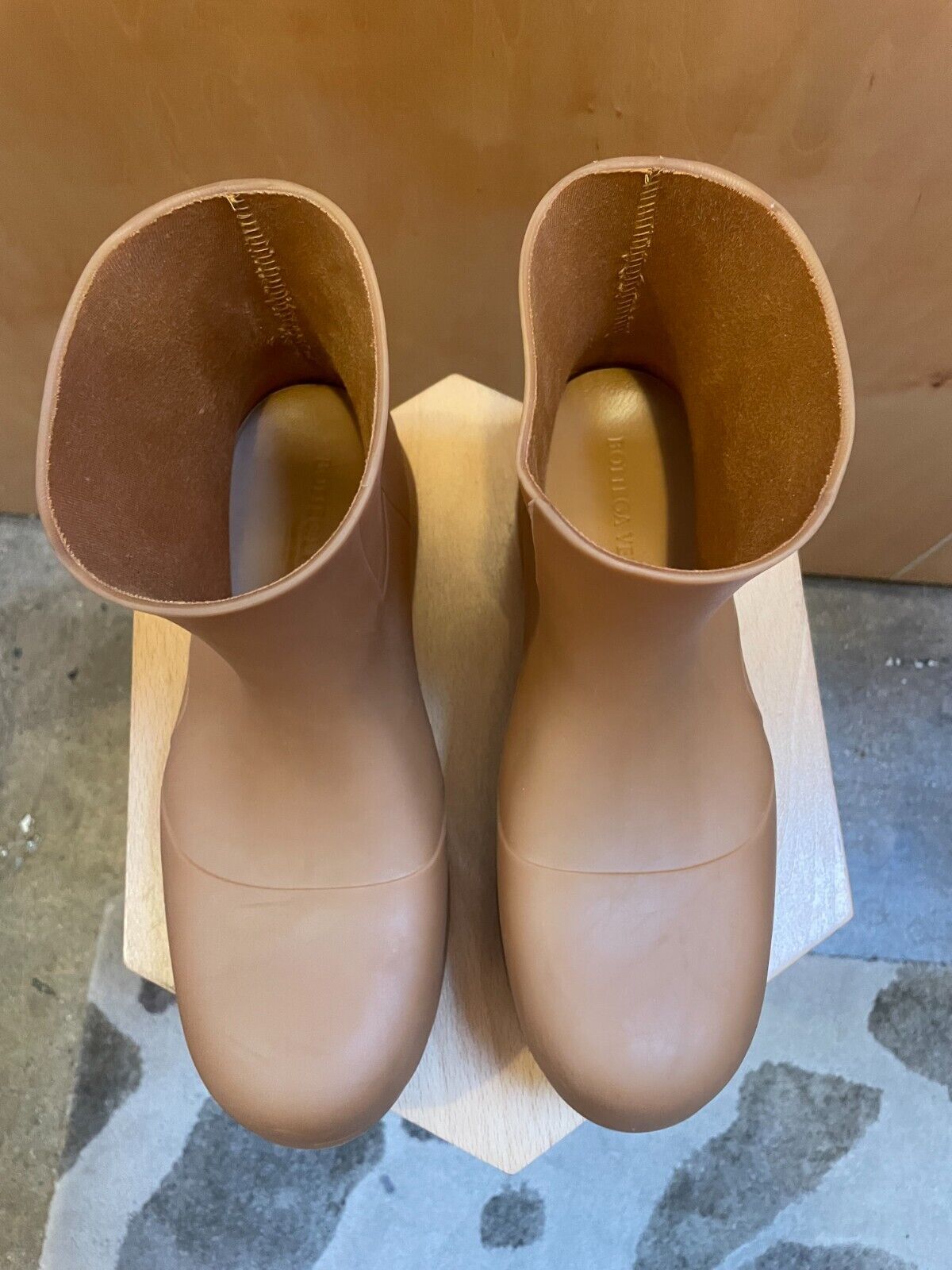 BOTTEGA VENETA Puddle Brown Tan Beige Rubber Platform Women's Ankle Rain Boot 40