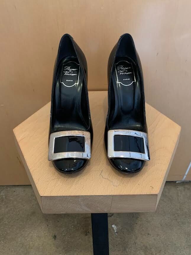 ROGER VIVIER Belle De Nuit Black Patent Leather Square Buckle Curve Heel Pump 37