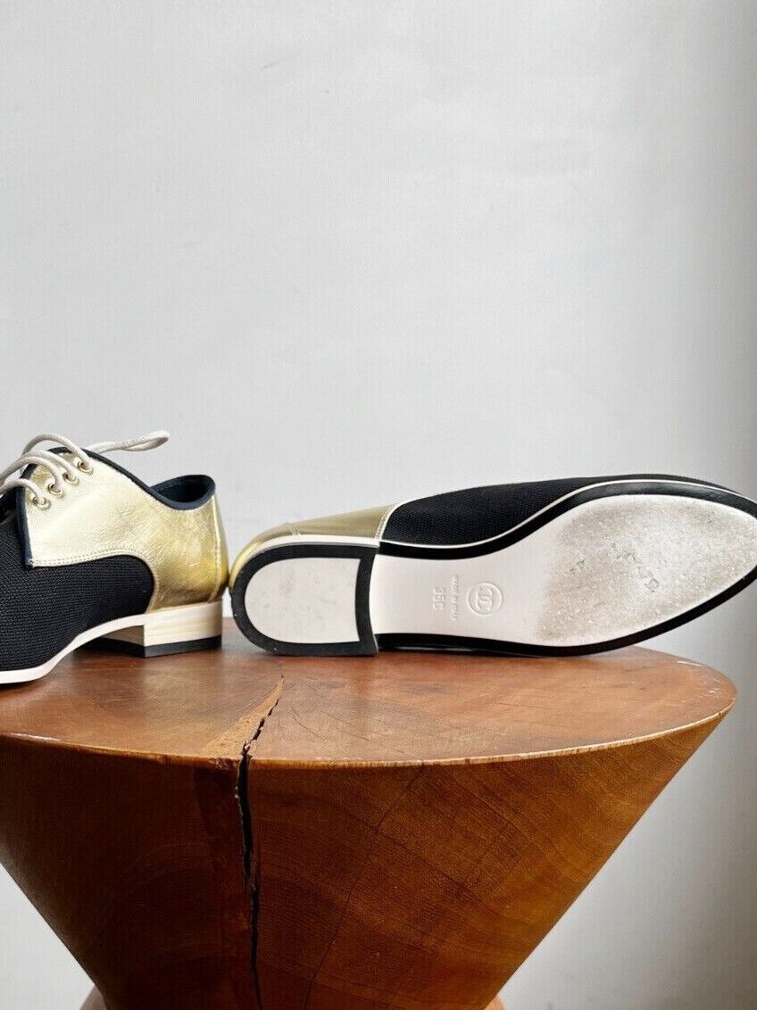 CHANEL Gold Patent Leather Black Mesh Canvas Lace Up Derby Oxford Loafer Flat 35