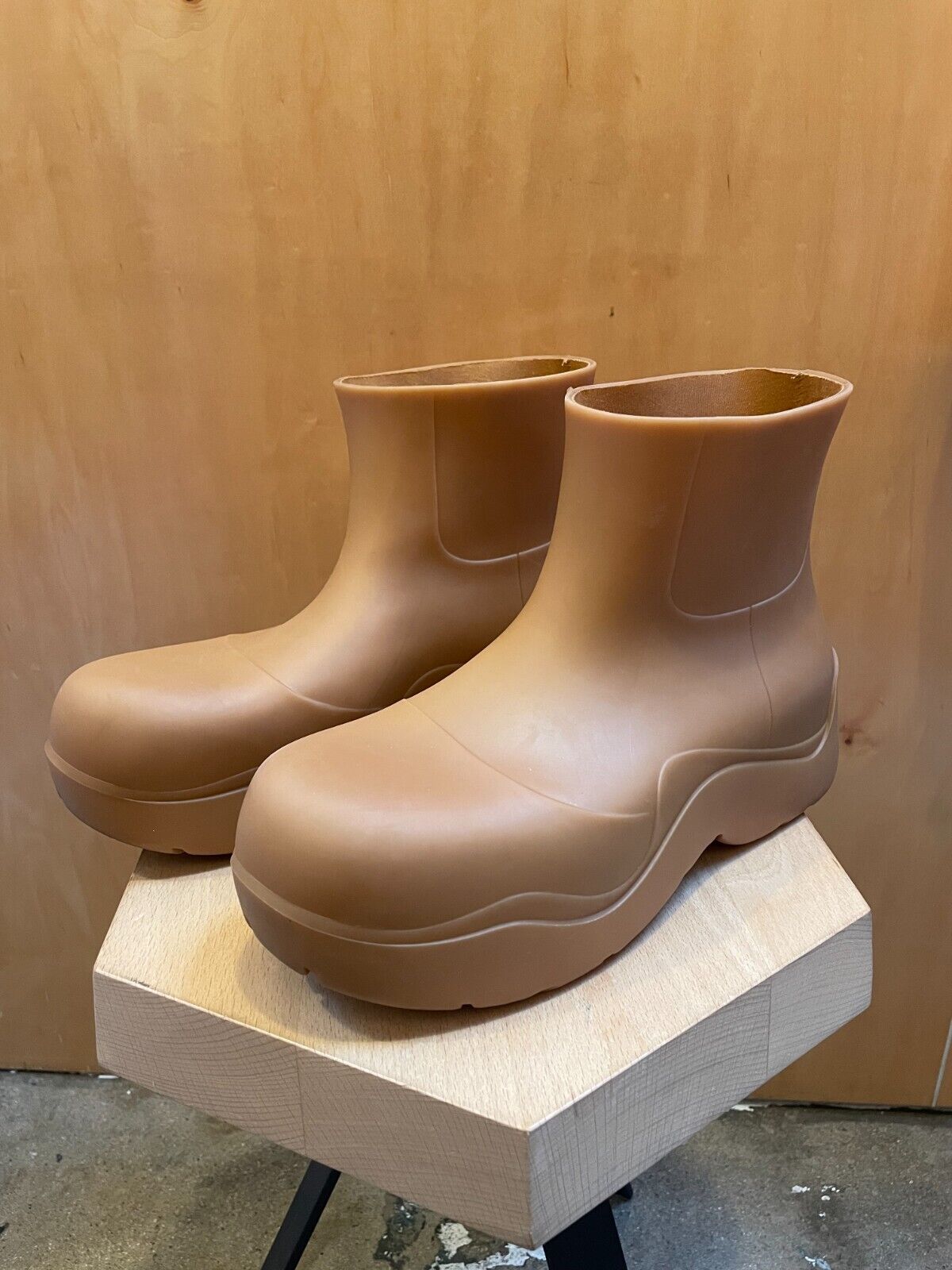 BOTTEGA VENETA Puddle Brown Tan Beige Rubber Platform Women's Ankle Rain Boot 40