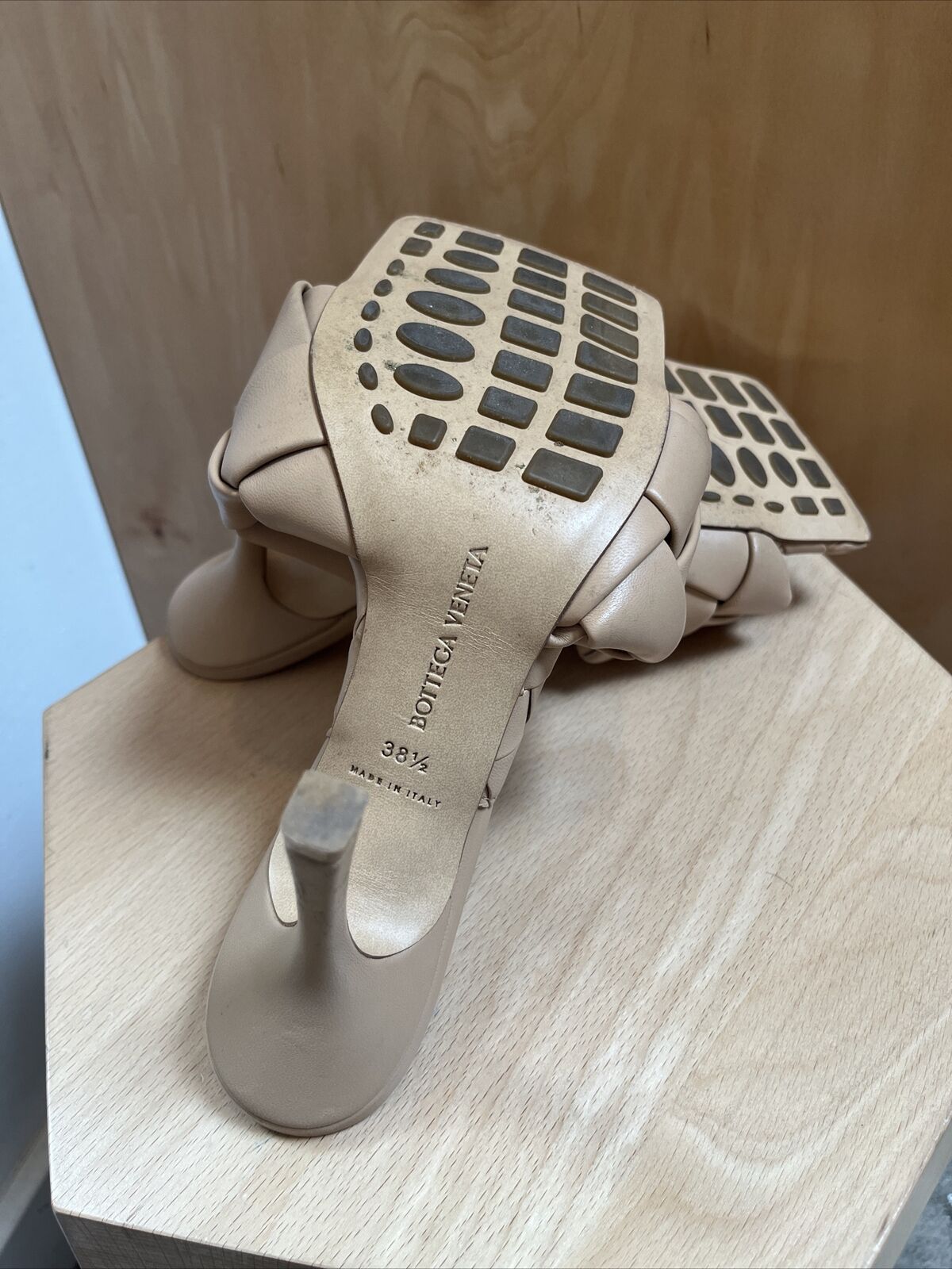 BOTTEGA VENETA Lido 90mm Nude Beige Woven Intreccio Stiletto Slide Heel 38.5