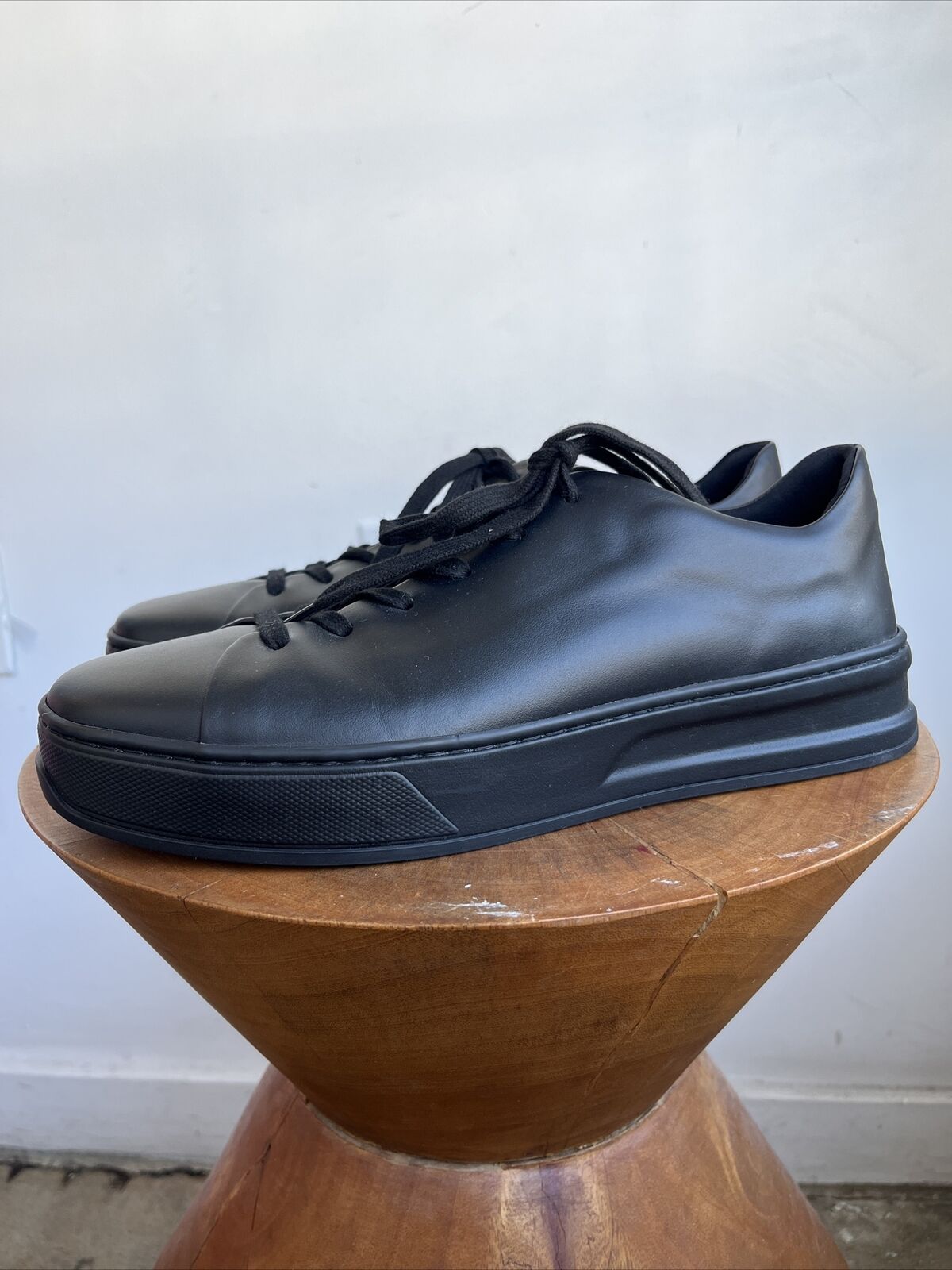 TODS TOD'S NEW Rare Mens Black Solid Leather Classic Low Top Lace Up Sneaker 8