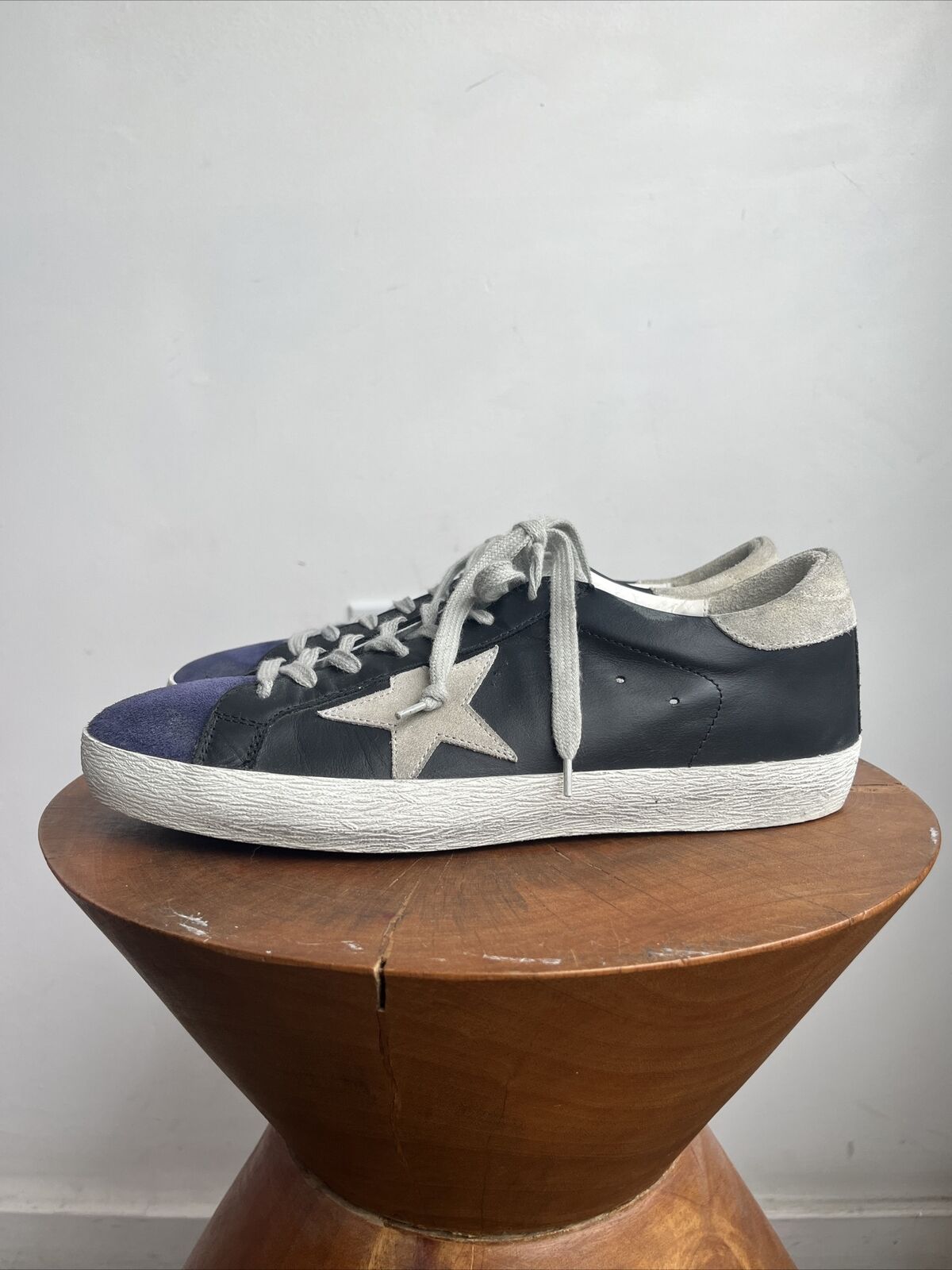 GOLDEN GOOSE Mens Superstar Black Leather Blue Suede Gray Low Top Sneaker 42