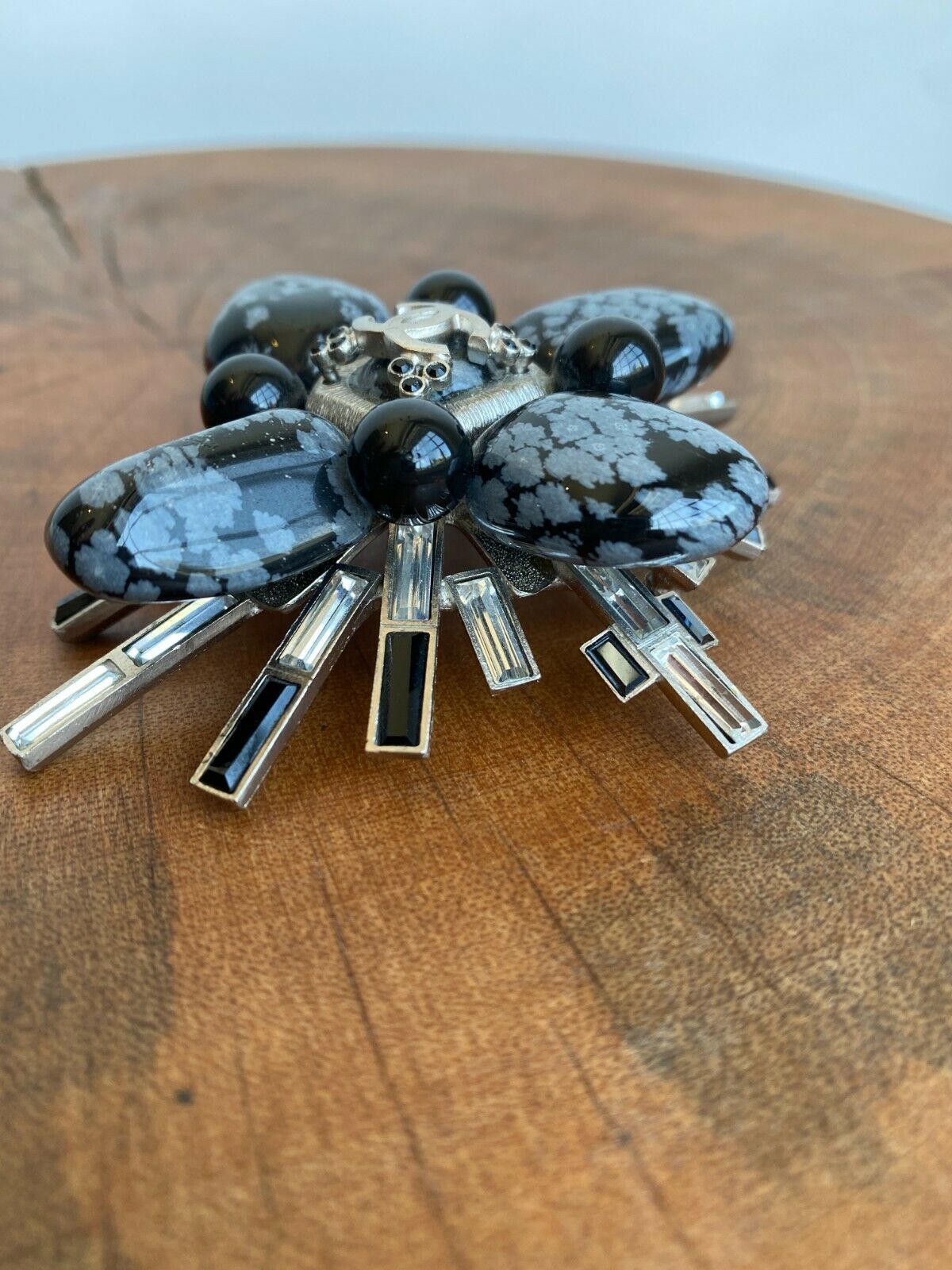OBSIDIAN RESIN BROOCH