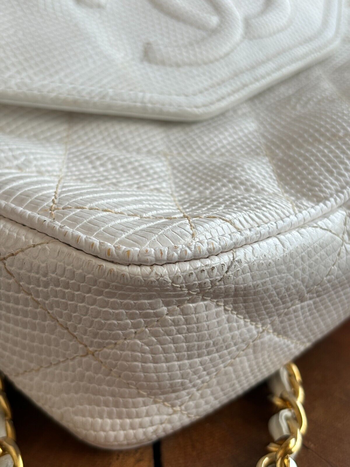 CHANEL Vintage White Camera Pocket Pebbled Leather Quilted Shoulder Bag Purse