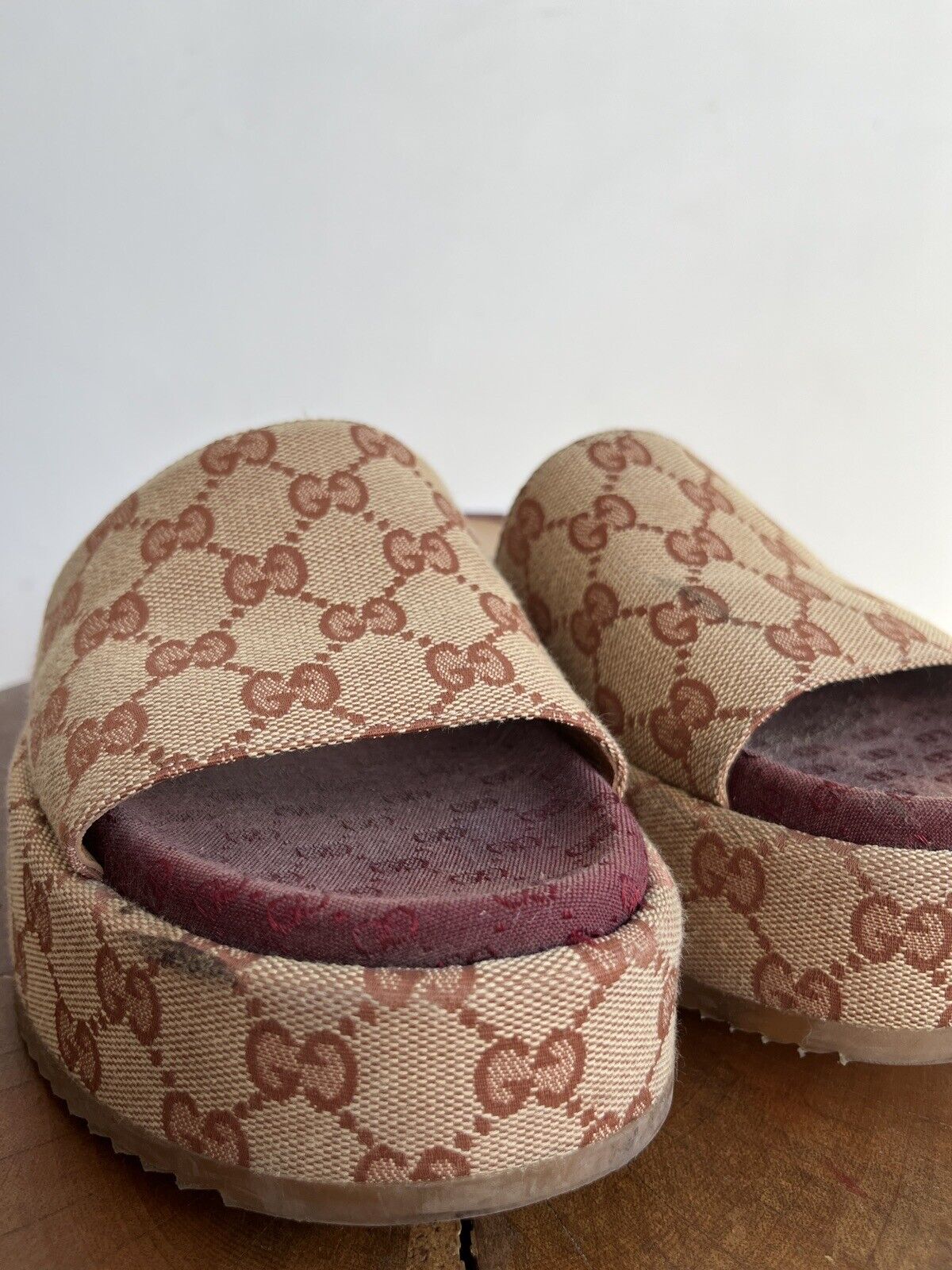 GUCCI Angelina Beige Red Maroon Canvas Monogram Platform Slide Sandal Shoe 38