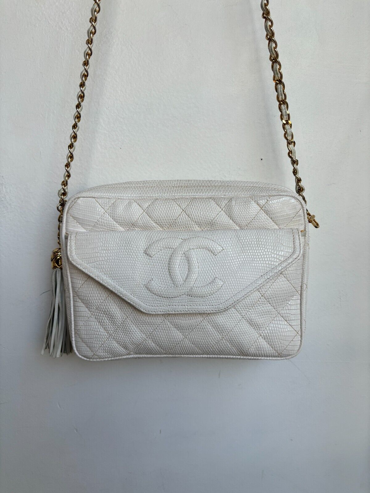 CHANEL Vintage White Camera Pocket Pebbled Leather Quilted Shoulder Bag Purse