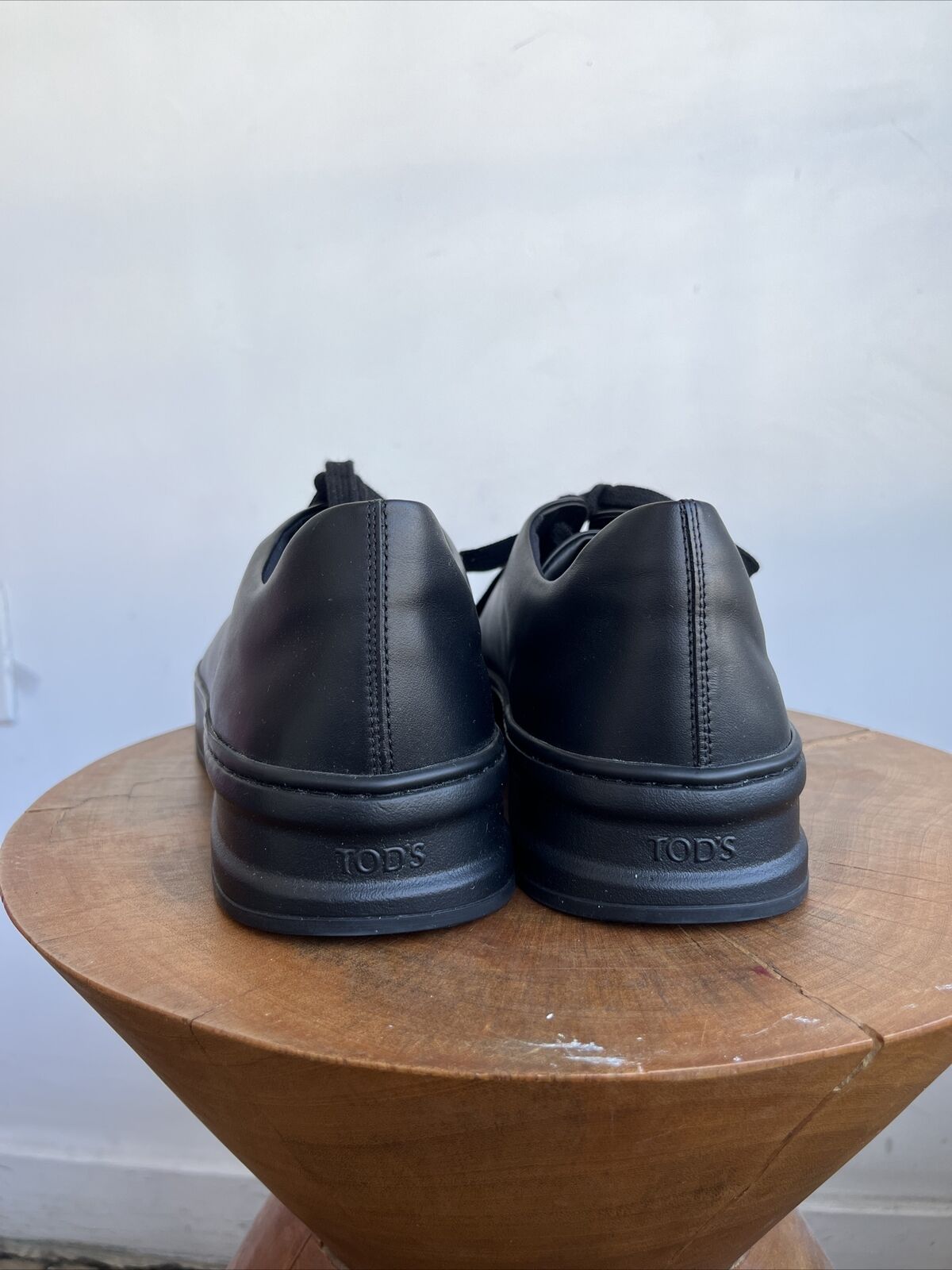 TODS TOD'S NEW Rare Mens Black Solid Leather Classic Low Top Lace Up Sneaker 8