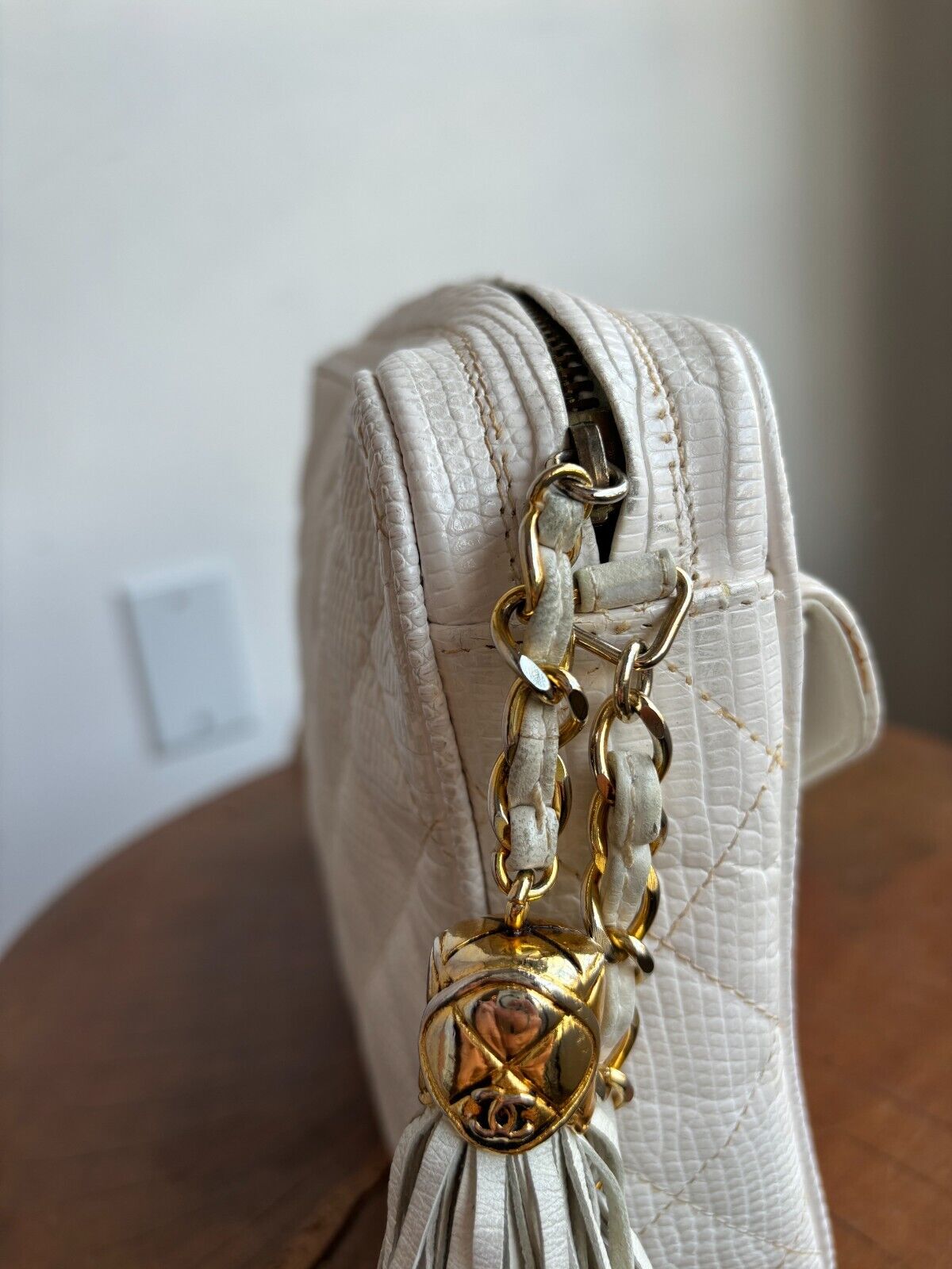 CHANEL Vintage White Camera Pocket Pebbled Leather Quilted Shoulder Bag Purse
