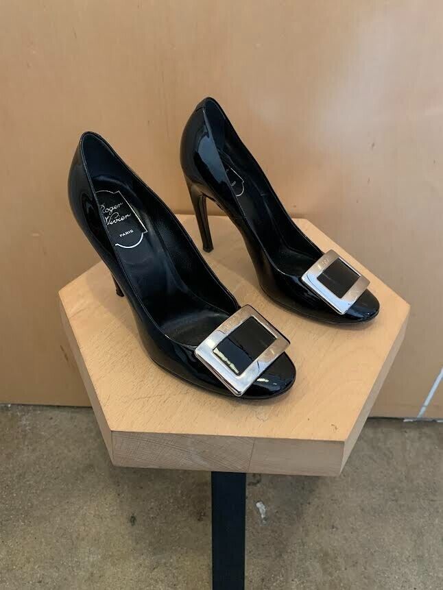 ROGER VIVIER Belle De Nuit Black Patent Leather Square Buckle Curve Heel Pump 37