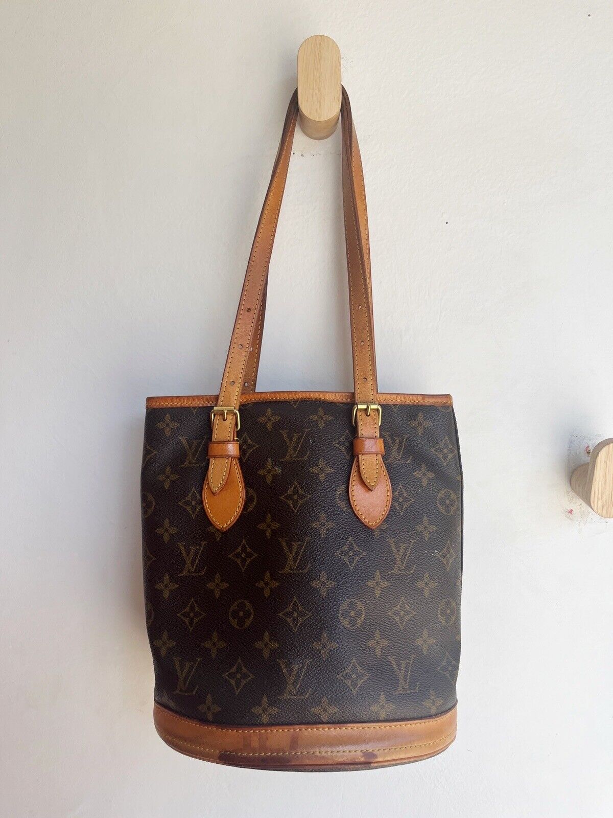 LOUIS VUITTON Petit Bucket Brown Canvas Leather Monogram Shoulder Bag Tote Purse