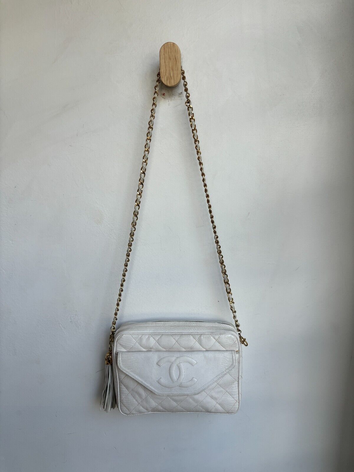CHANEL Vintage White Camera Pocket Pebbled Leather Quilted Shoulder Bag Purse